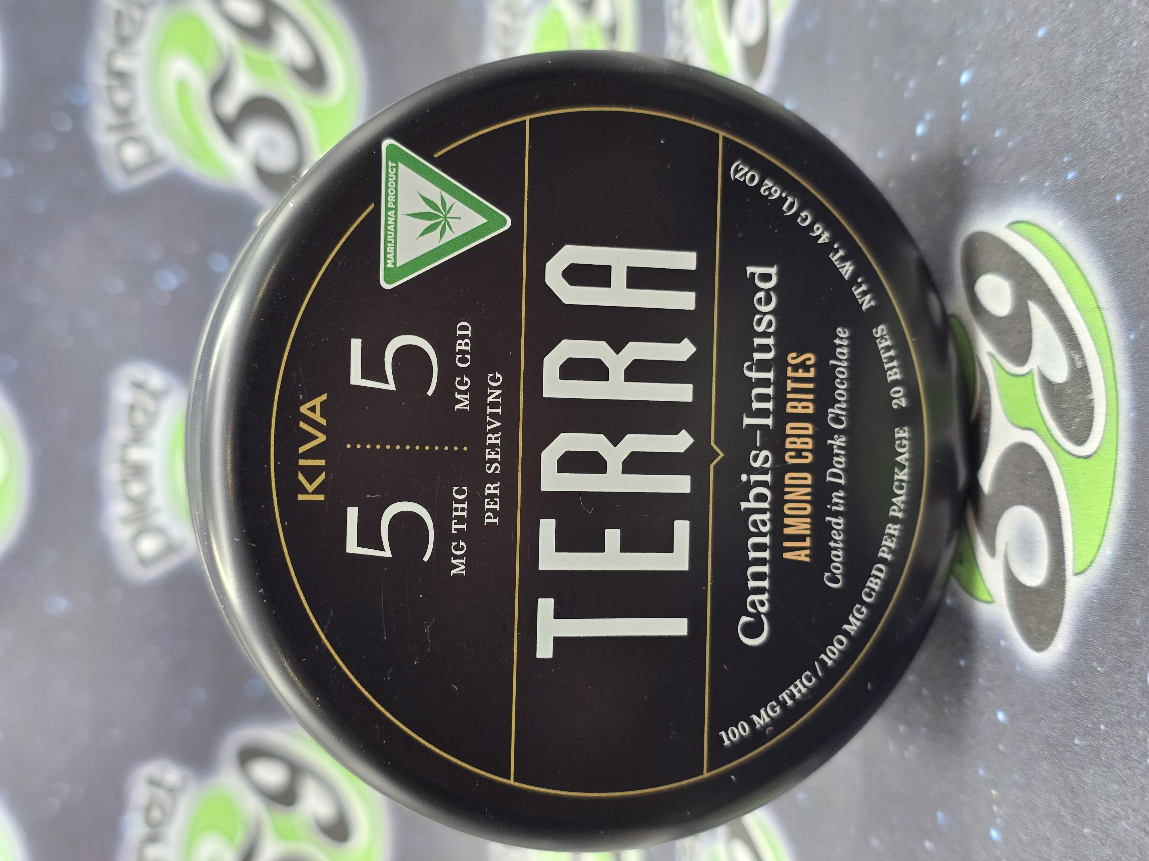 Dark Chocolate Almond | 100mg THC 100mg CBD