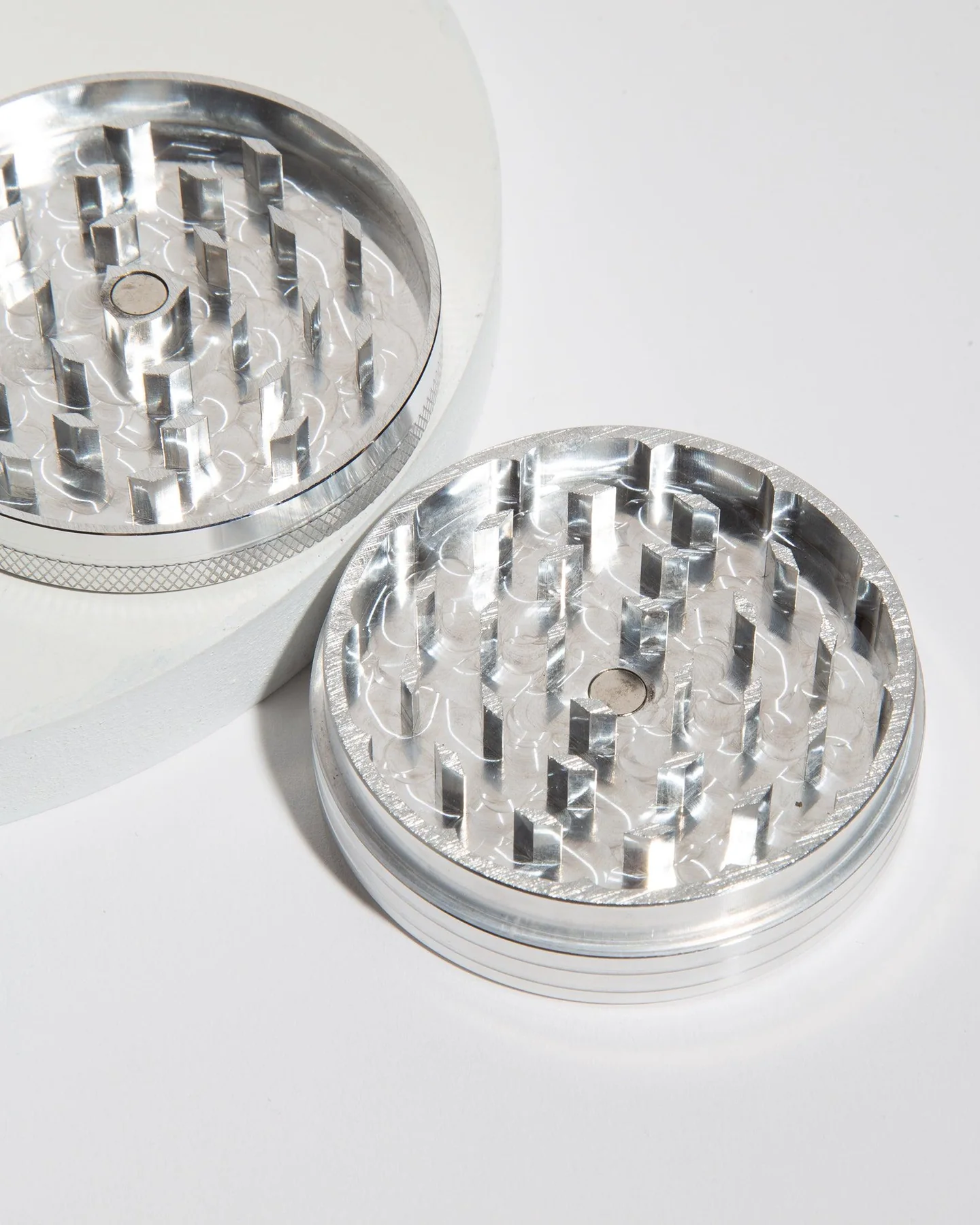 Aluminum 2pc 2.2" Grinder product photo