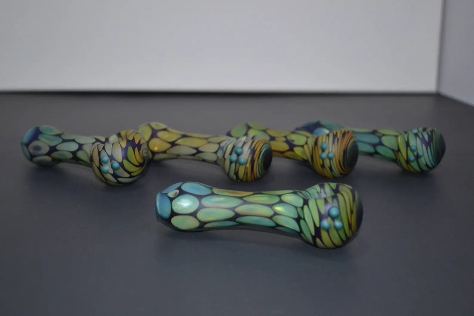 Matte Green Turtle Design with Three Dots Spoon Pipe