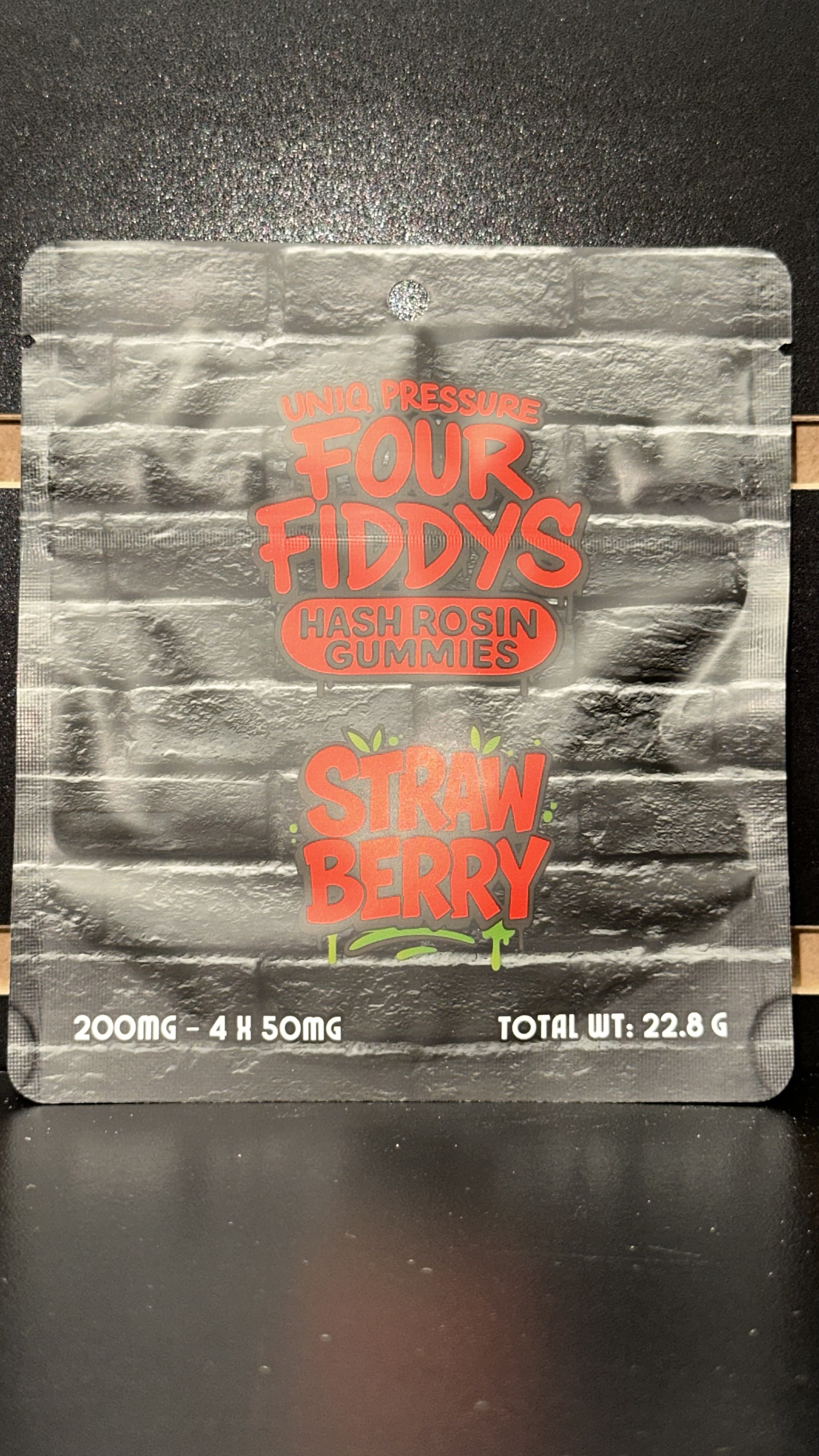 Uniq Pressure - Four Fiddys - Strawberry - 200mg Rosin Gummies (4x50mg)
