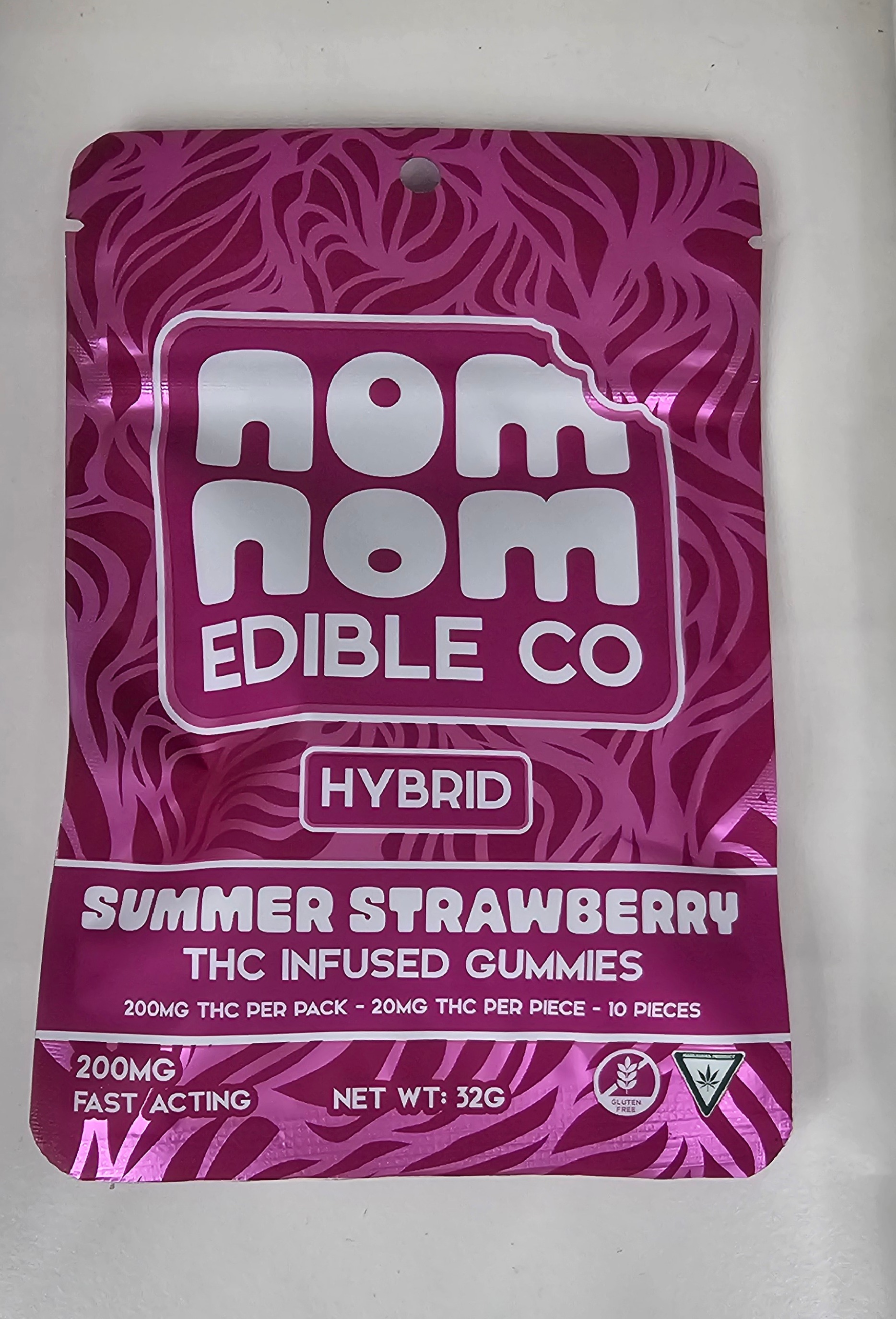 NOM NOM Summer Strawberry 200mg Gummies