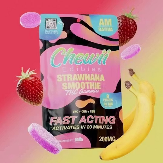 Chewii | 200mg Gummies | Strawnana