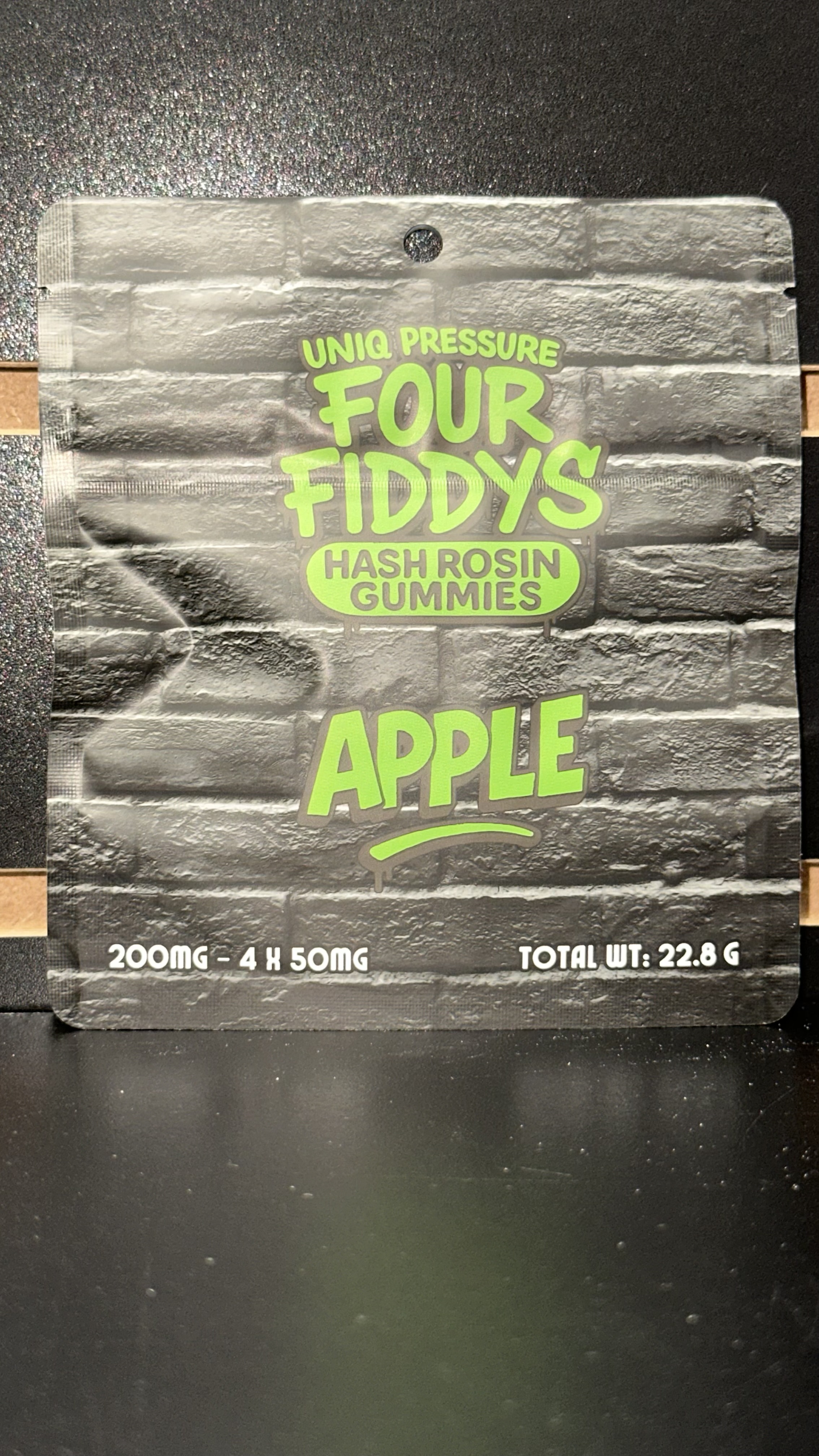Uniq Pressure - Four Fiddys - Apple - 200mg Rosin Gummies (4x50mg)