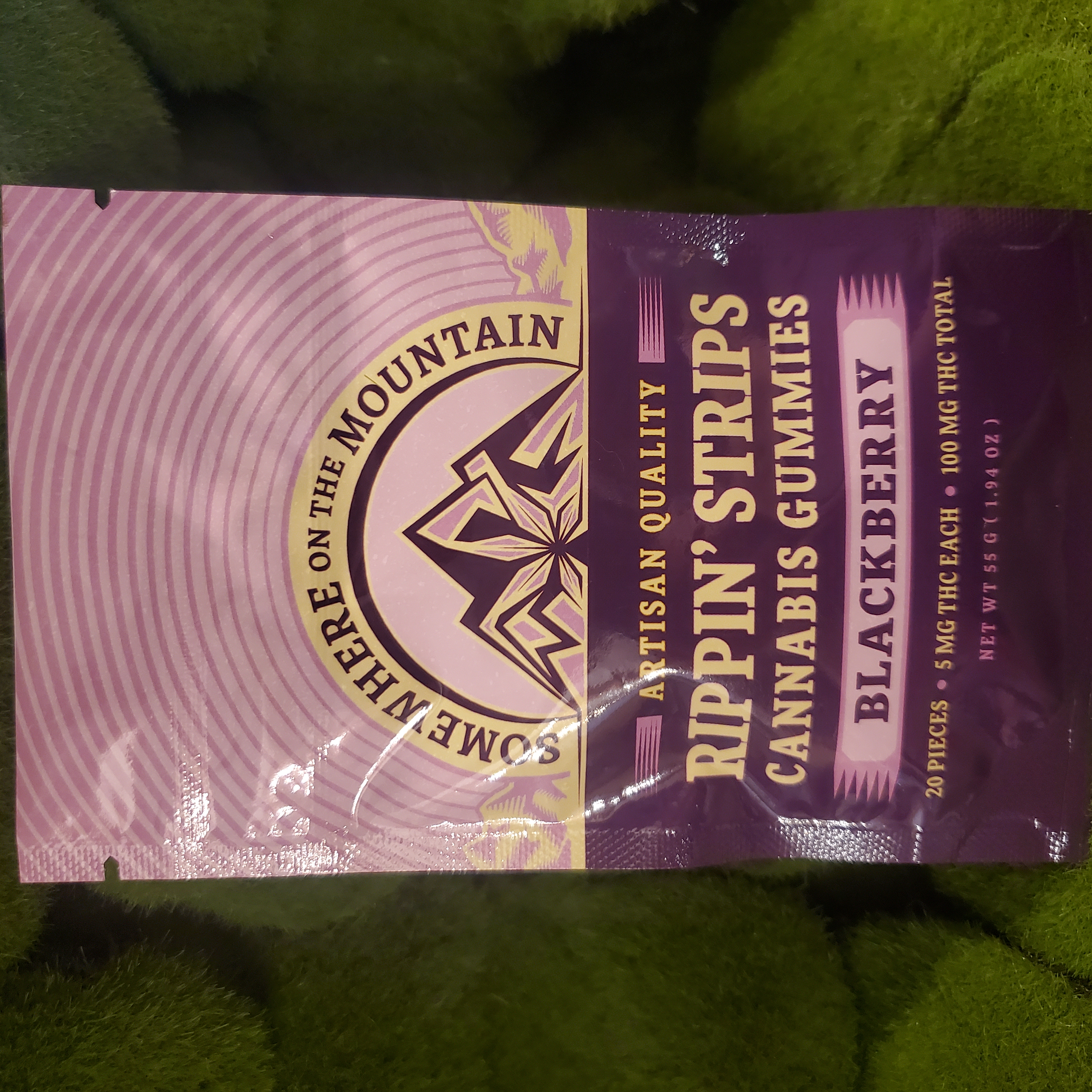 100mg Edible Pack | Blackberry "Rippin' Strips" Gummies | Somewhere on the Mountain