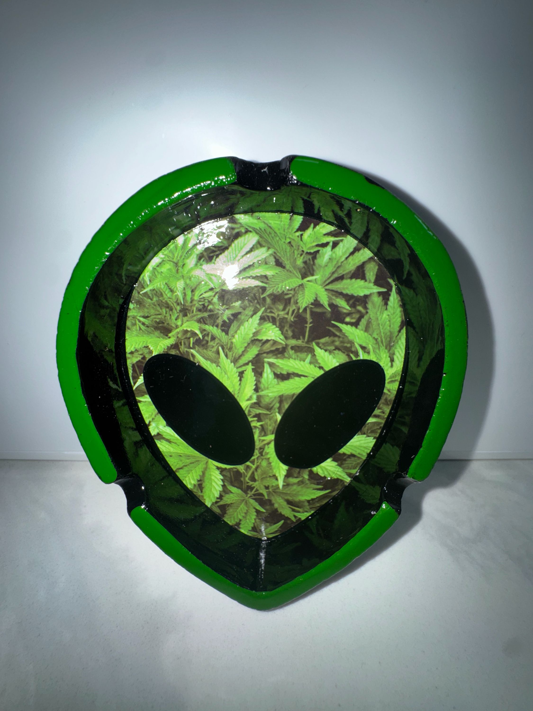 Ashtray | Alien