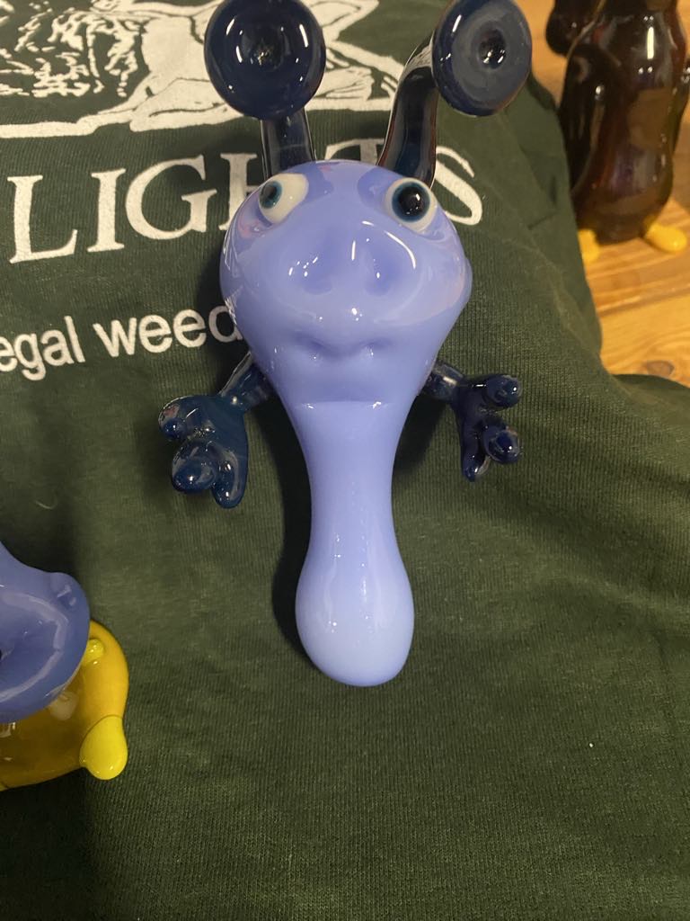 Bugged Out Blue Pipe