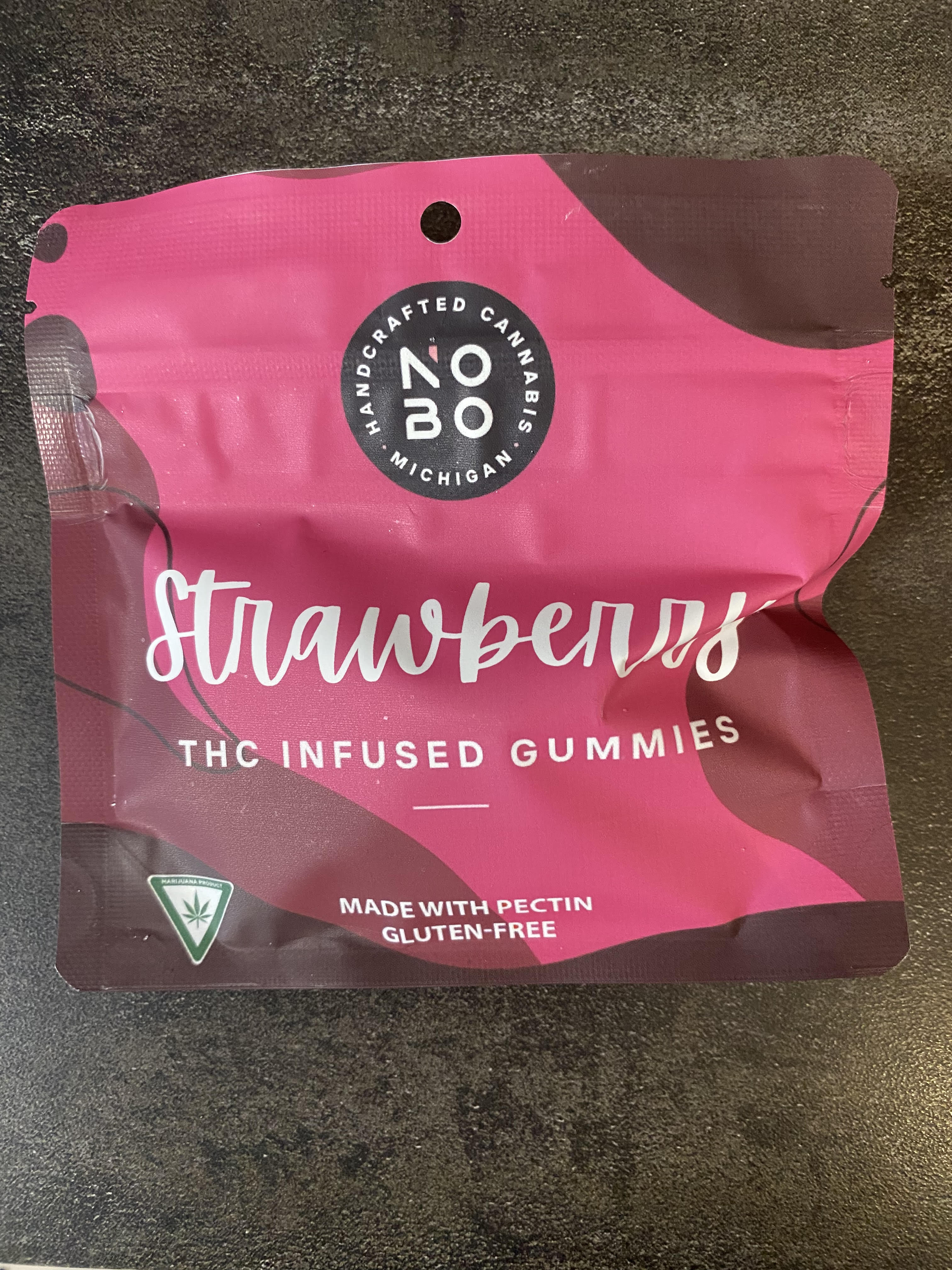 NOBO | Strawberry | Gummies | 200mg