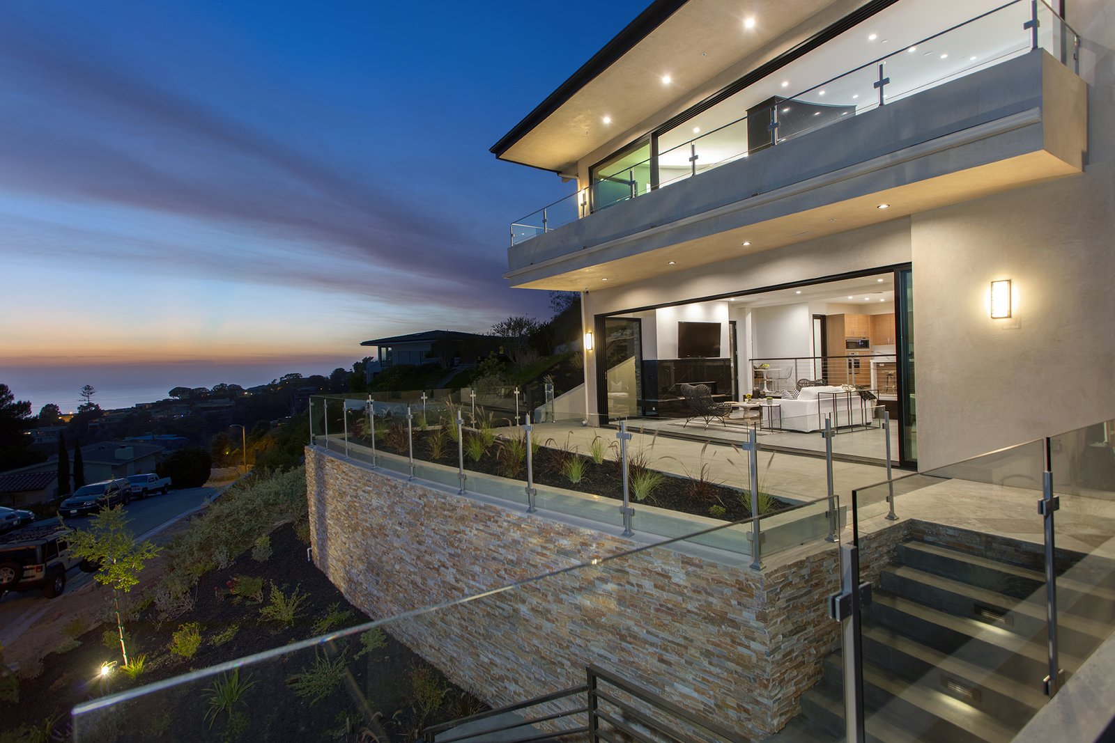 Aluminum frames are the industry favorite due to their durability and narrow profiles.