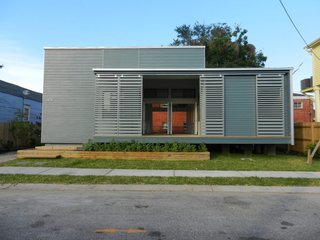 URBANbuild 7, clad in fiber-cement boards, is a Tulane School of Architecture student project.