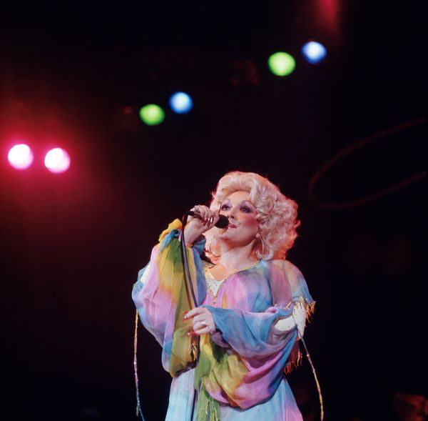 Dolly Parton performing on stage in 1978.