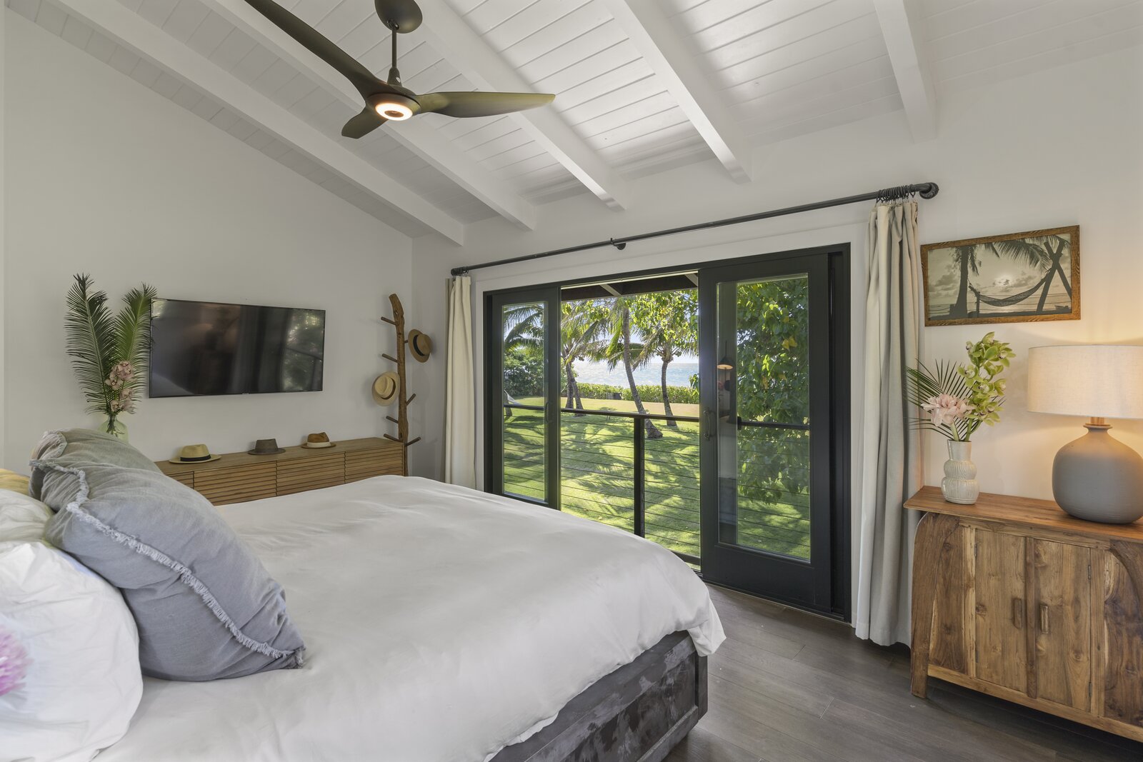 Photo 5 of 6 in A Harmonious Blend of Modern Luxury and Historic Charm