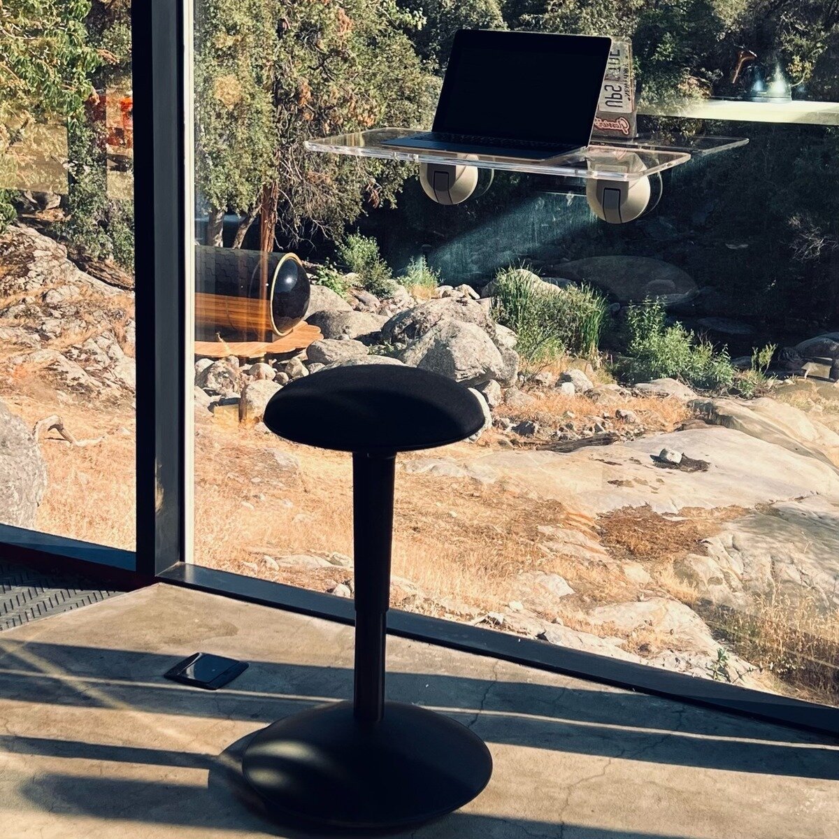 Photo 11 of 13 in Luxury offgrid mirror cabins by ÖÖD near Sequoia