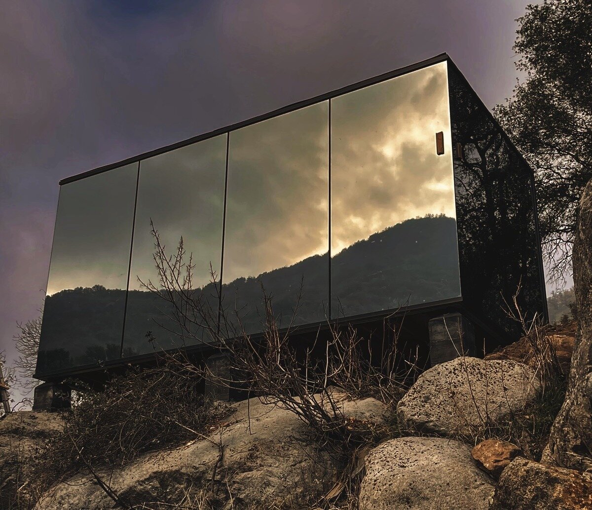 Photo 2 of 13 in Luxury offgrid mirror cabins by ÖÖD near Sequoia