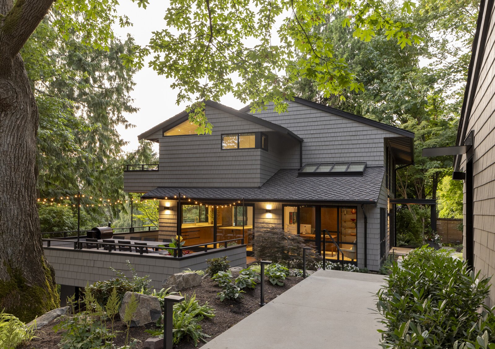 Photo 2 of 24 in Treehouse by Floisand Studio Architects Dwell