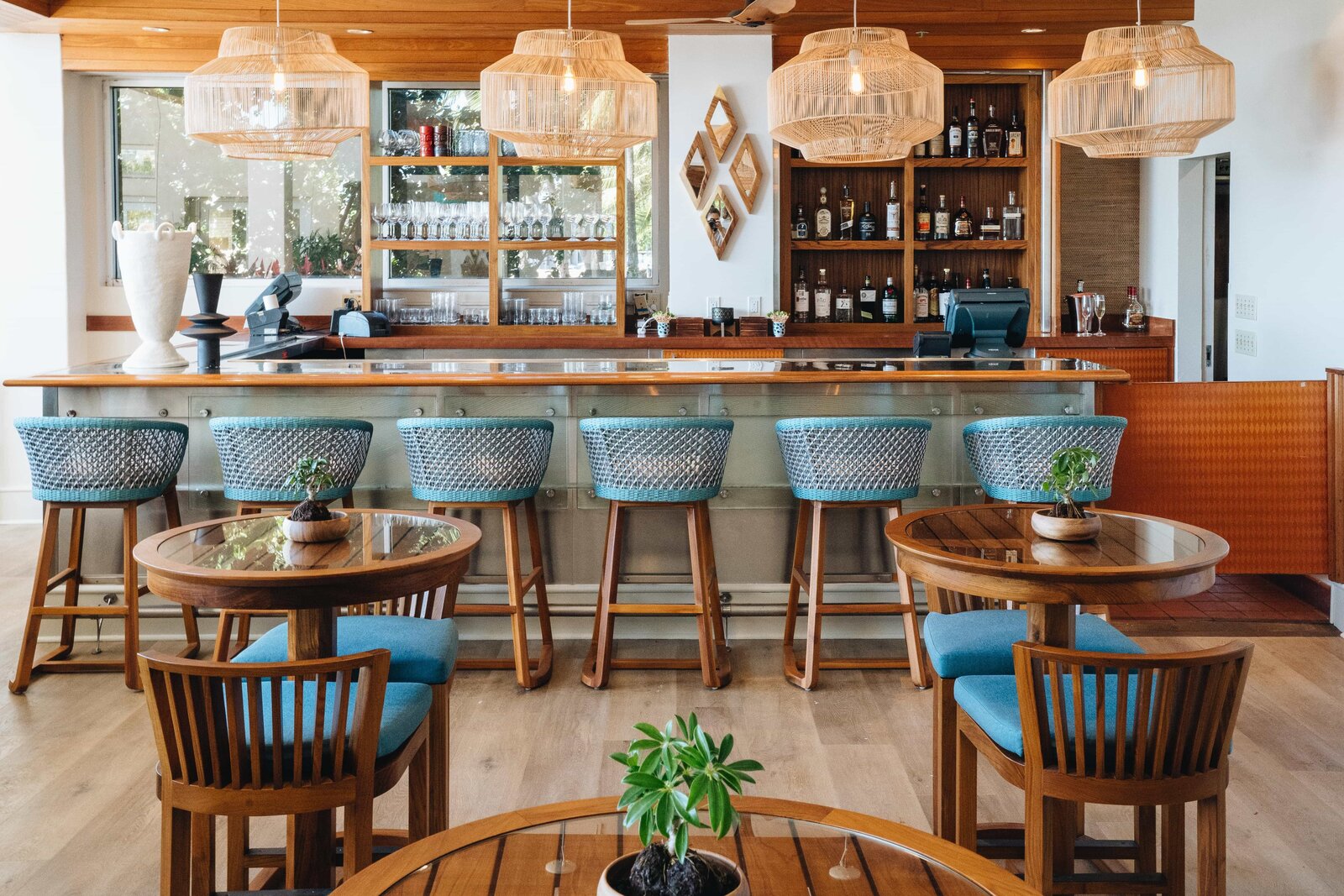 Kaimana Beach Hotel Modern Home in Diamond Head / Kapahulu / St.… - Vimarsana News