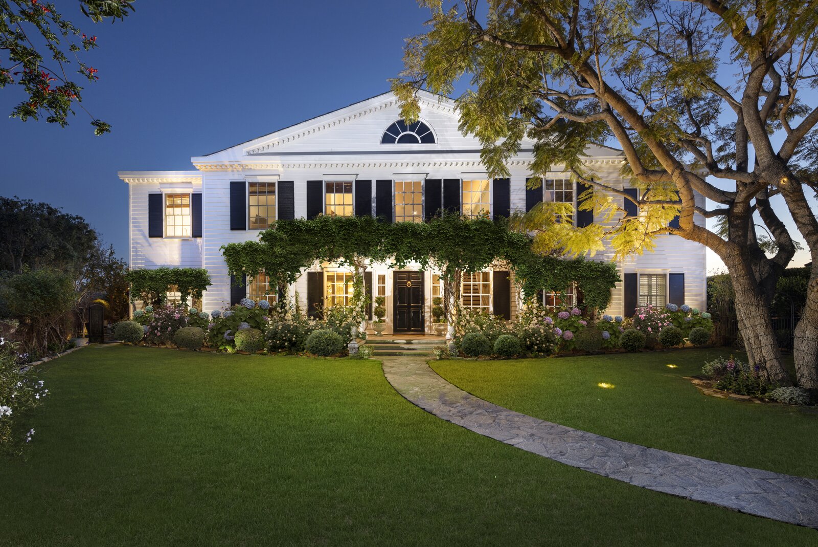 Photo 1 of 11 in Corona del Mar home boasting ocean views lists for 13.7M by CompassCa Dwell