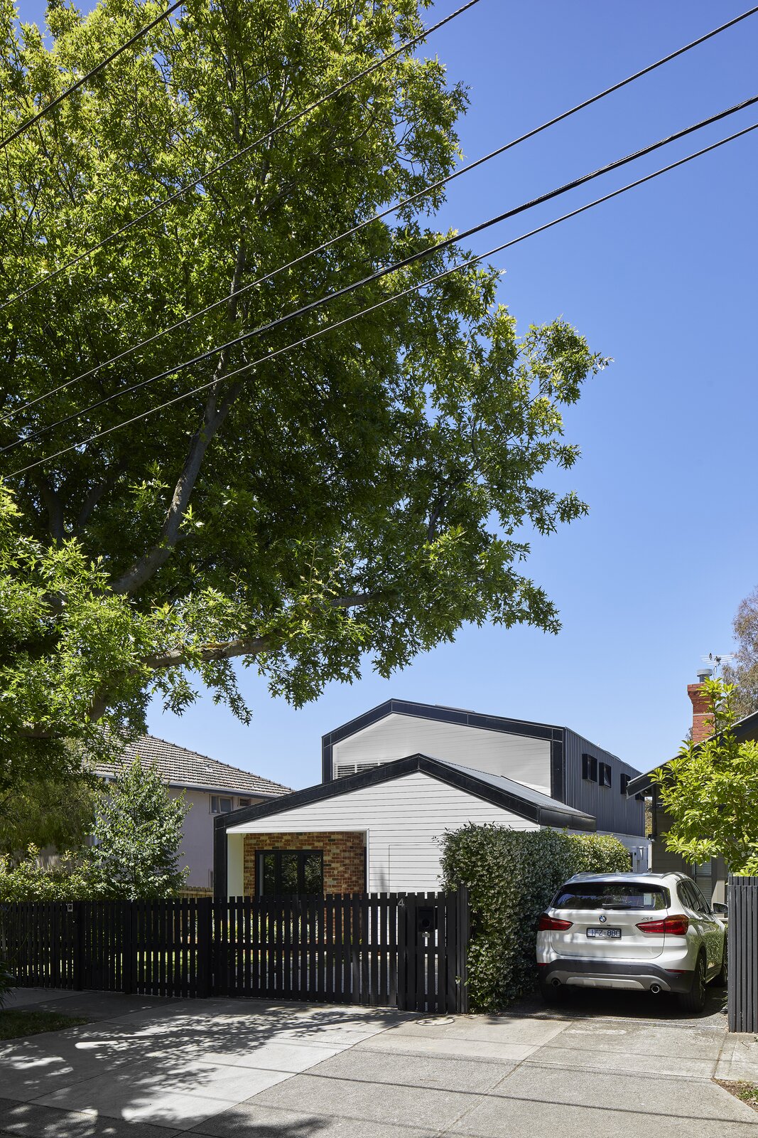Photo 3 of 15 in Glen Iris House by Patrick Jost Dwell