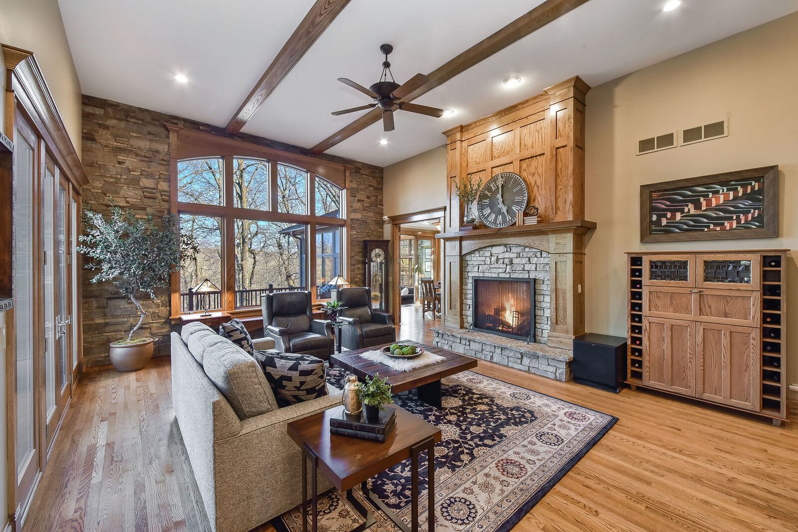 Photo 4 of 12 in Riverfront Home in Historic St. Charles by Christopher