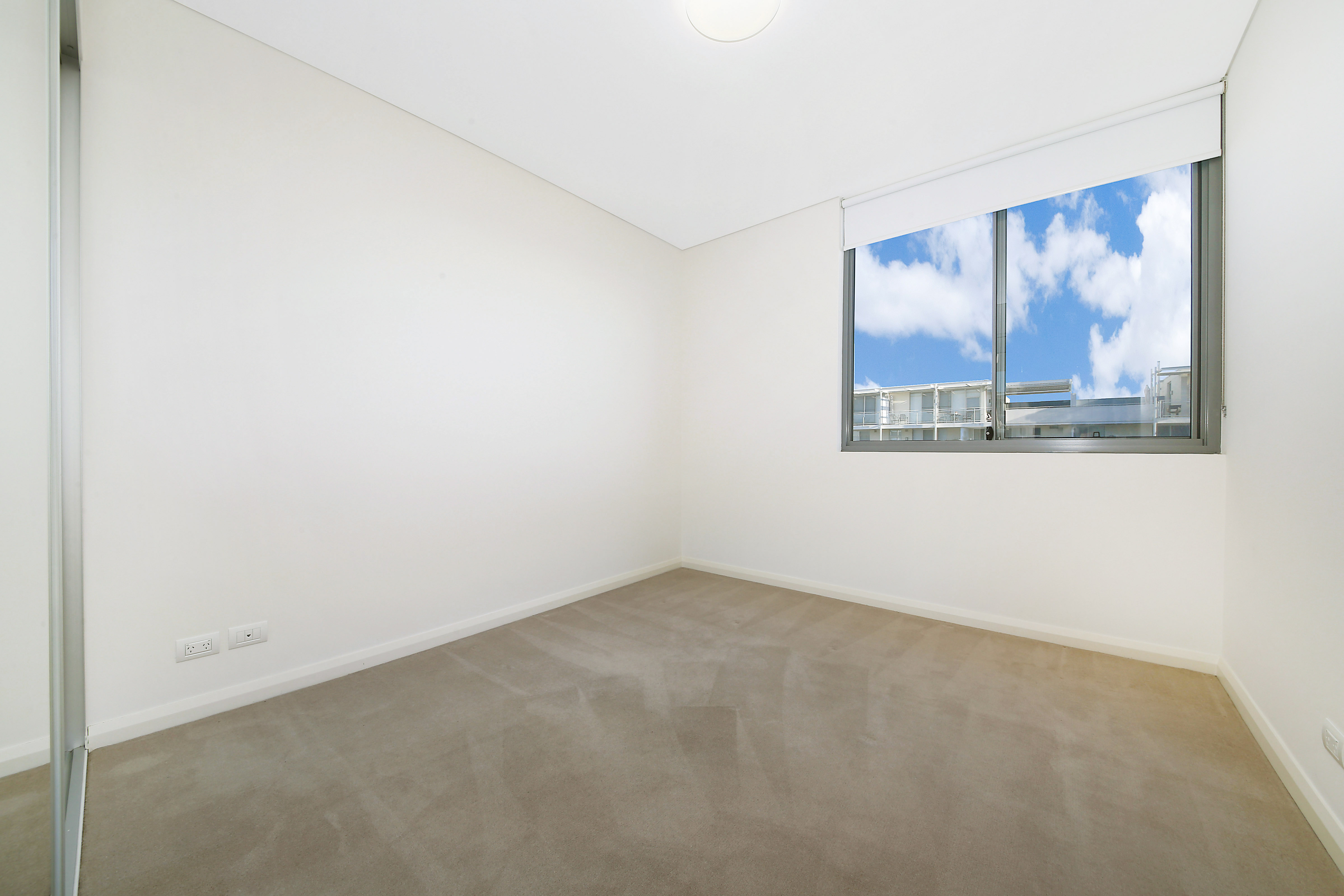 704 / 7 Stromboli Strait, Wentworth Point