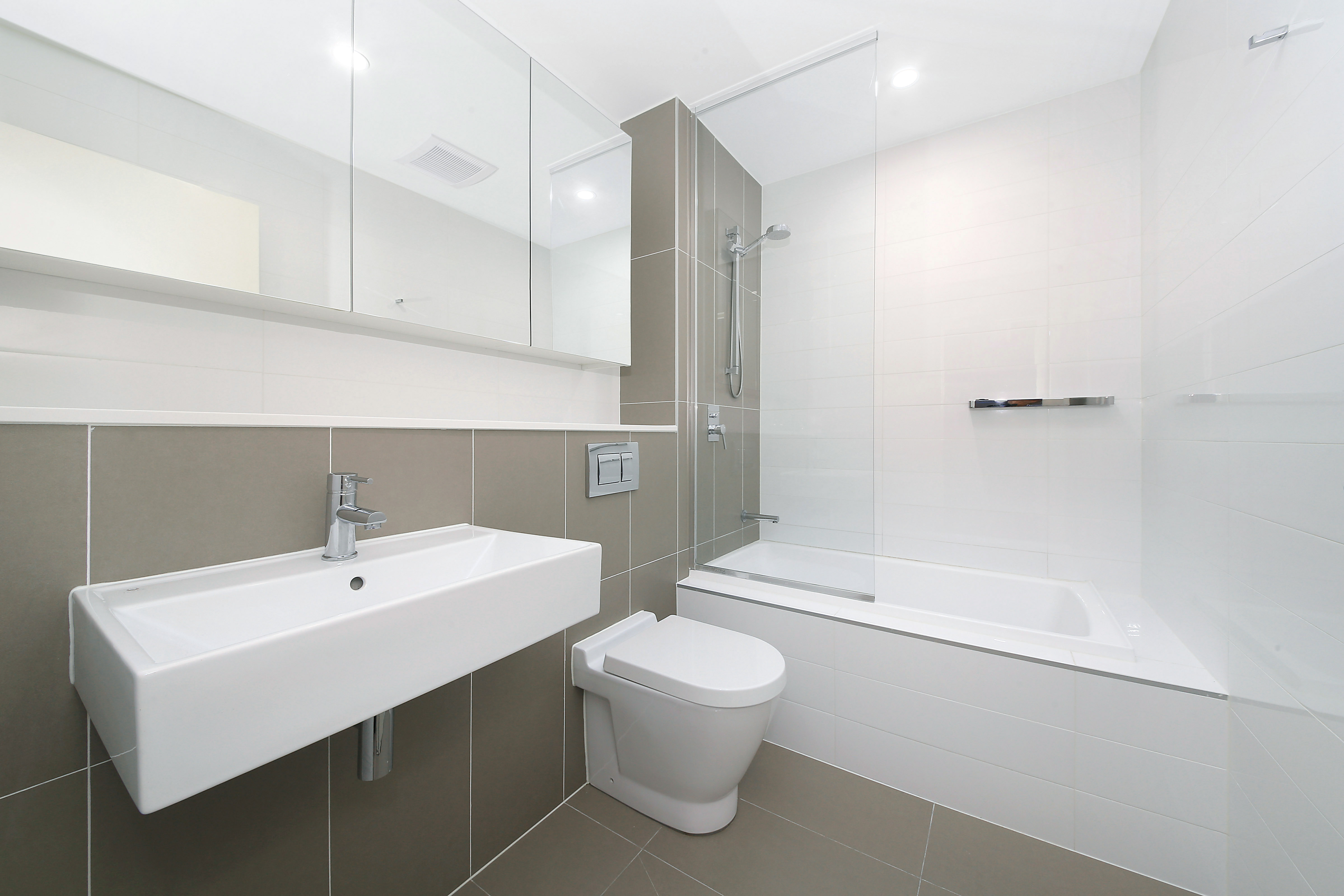 704 / 7 Stromboli Strait, Wentworth Point