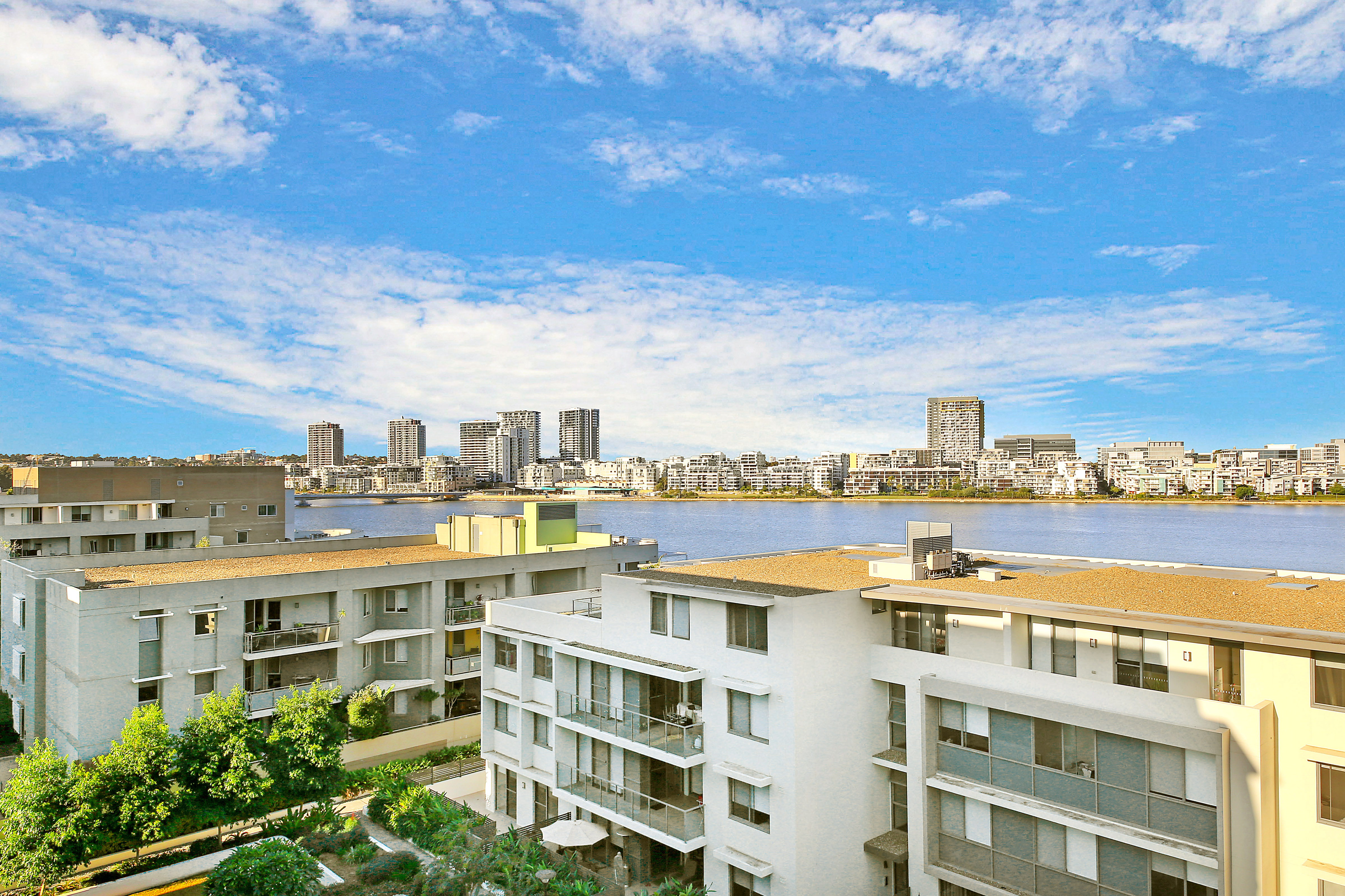 704 / 7 Stromboli Strait, Wentworth Point