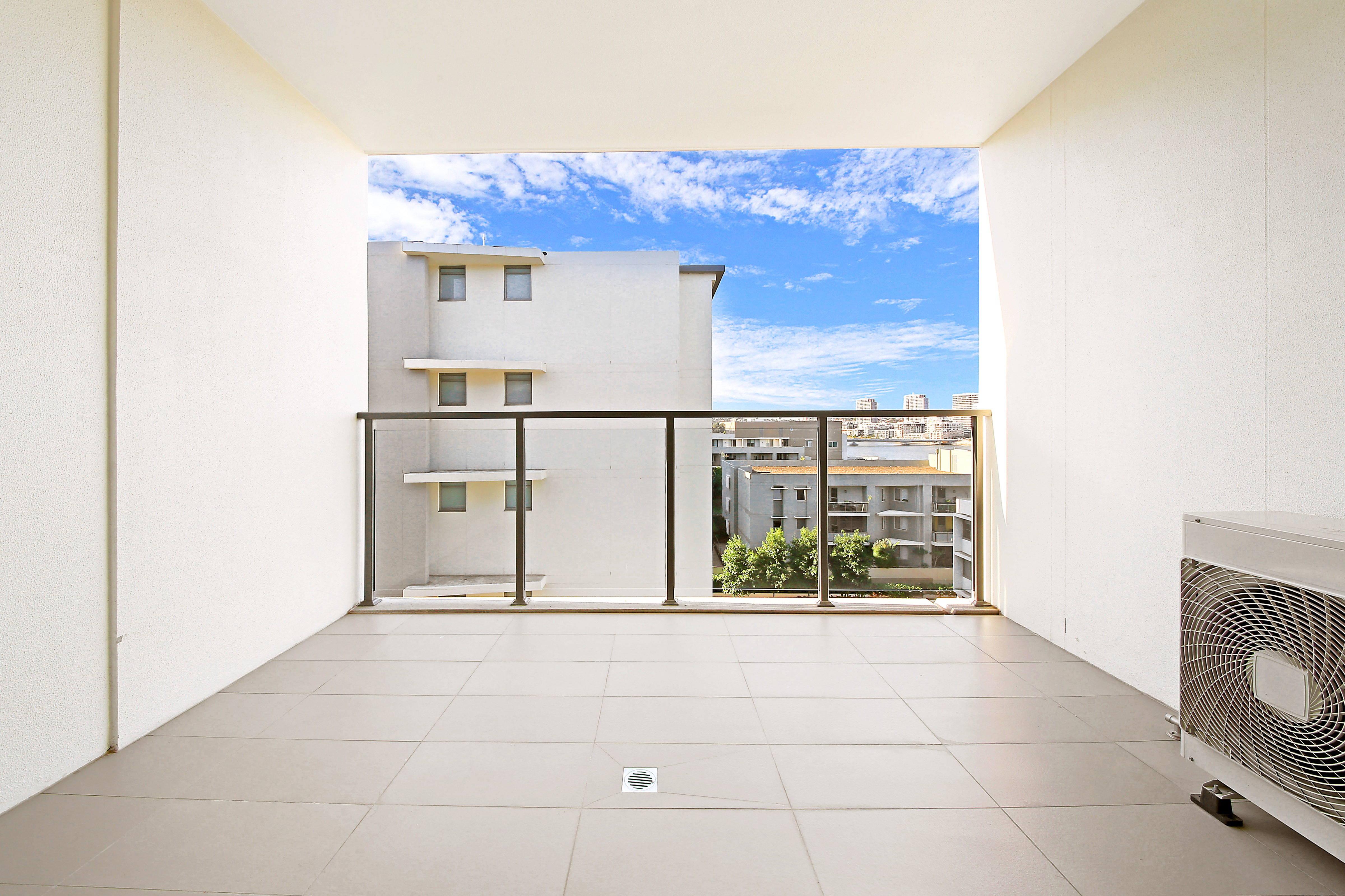 704 / 7 Stromboli Strait, Wentworth Point