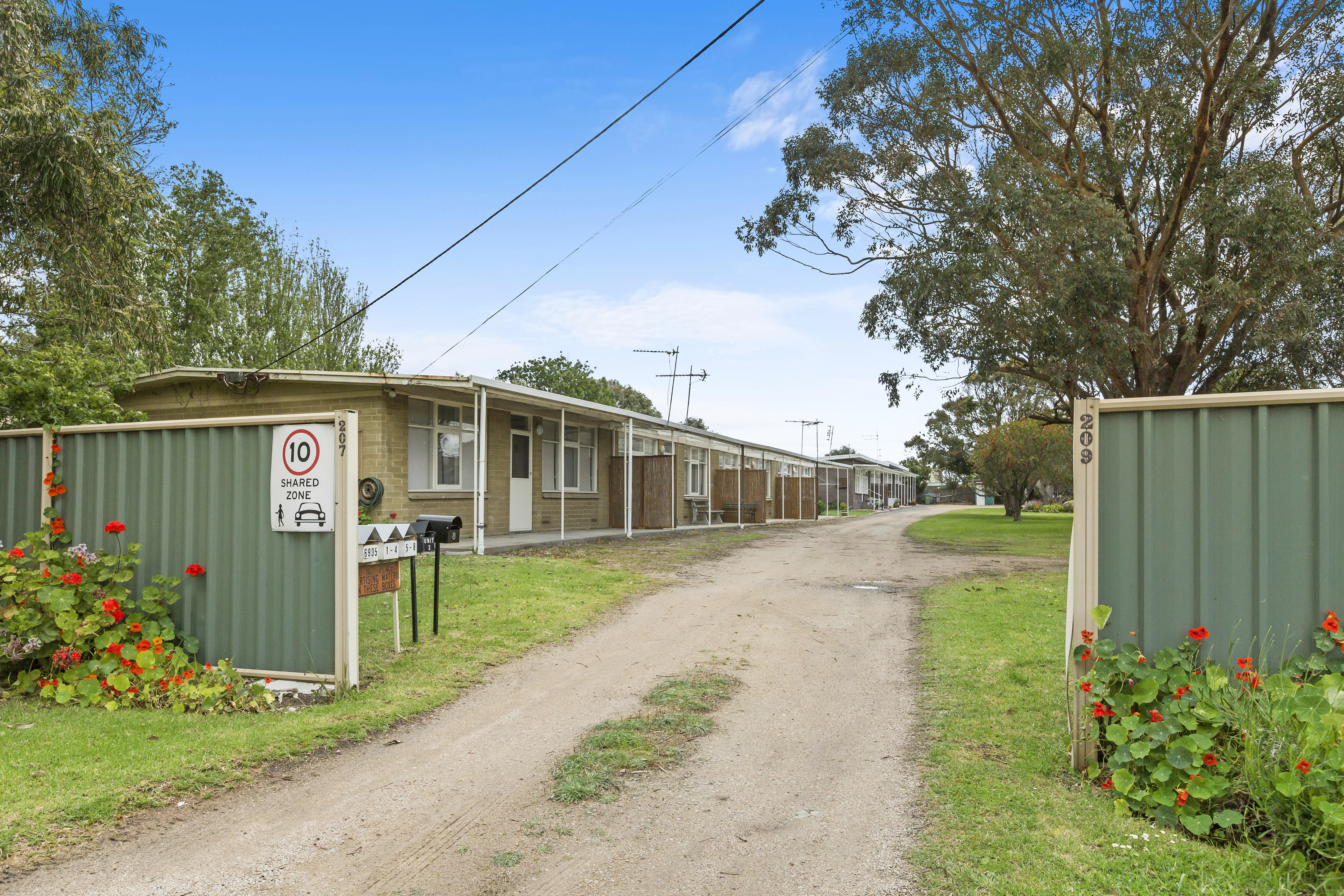 Seller of a unit in Safety Beach