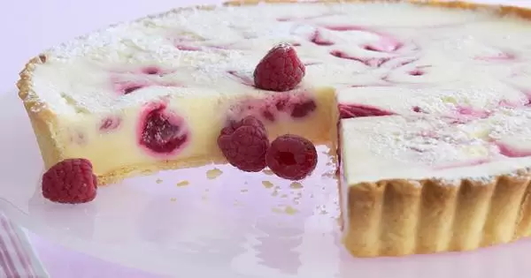 Recipe of the month – White Chocolate Cream and Raspberry Tarts