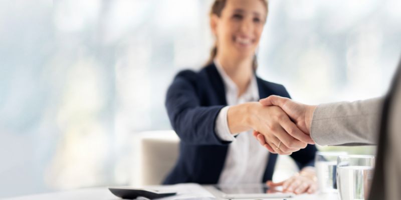 Closing the Deal: How to Negotiate Offers and Maximise Your Profit