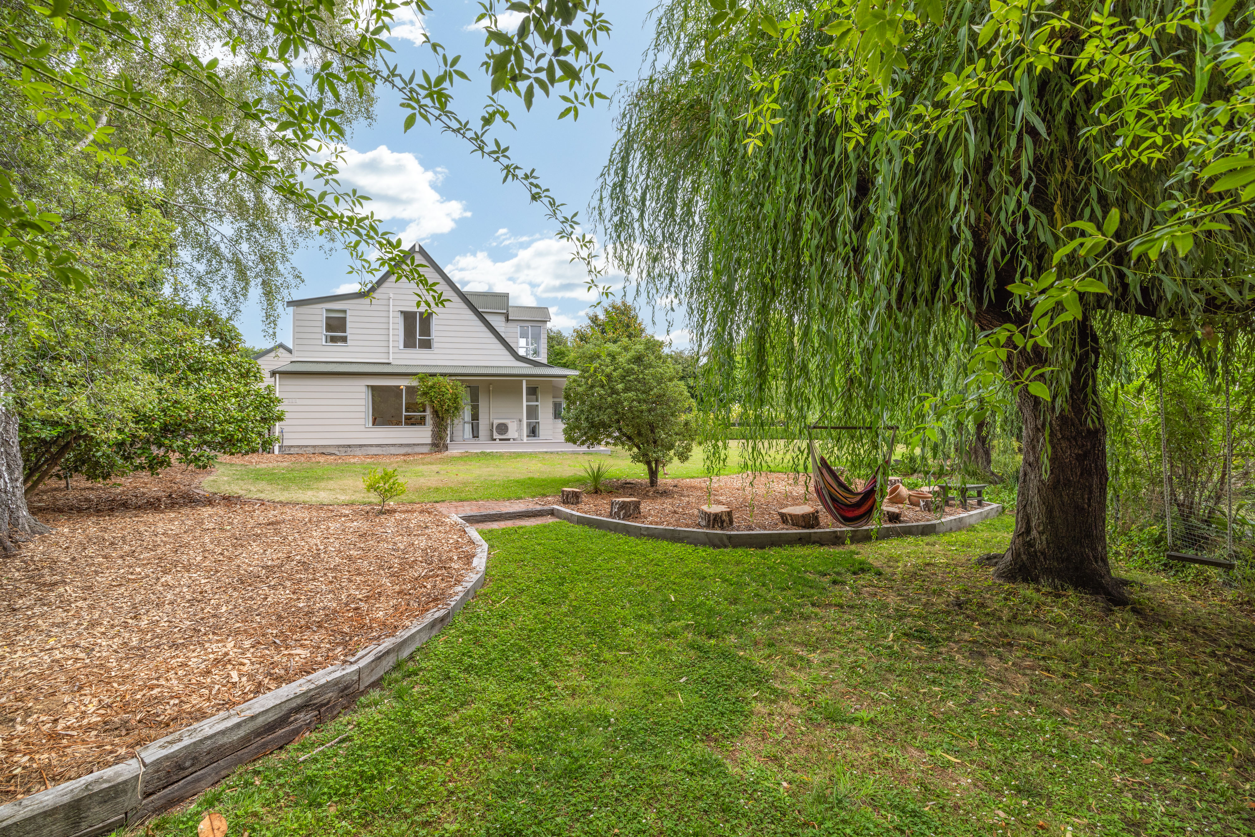 Garden Grandeur + Pool House property photo 2