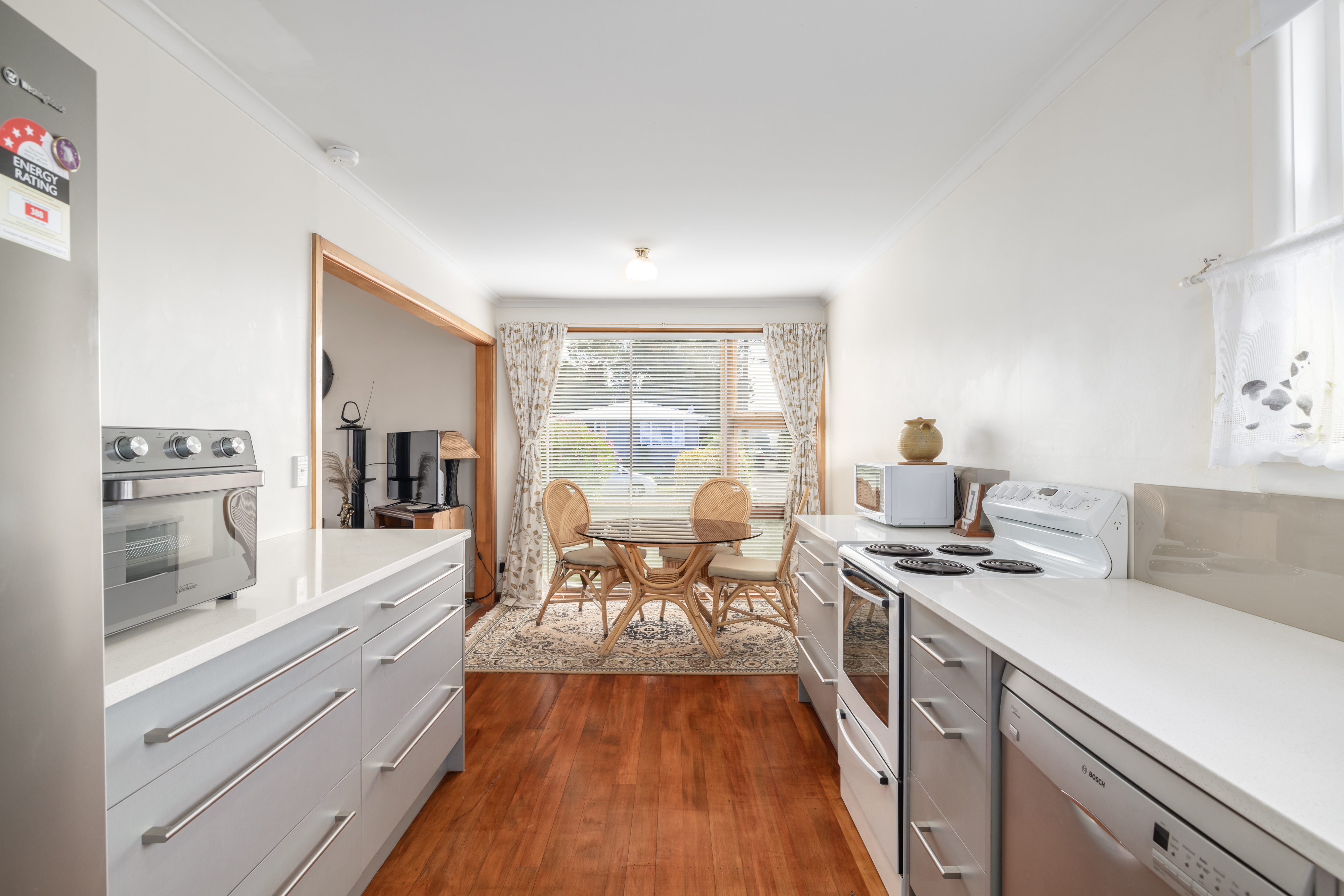 Value meets Vision - 3 Bed + Studio property photo 3