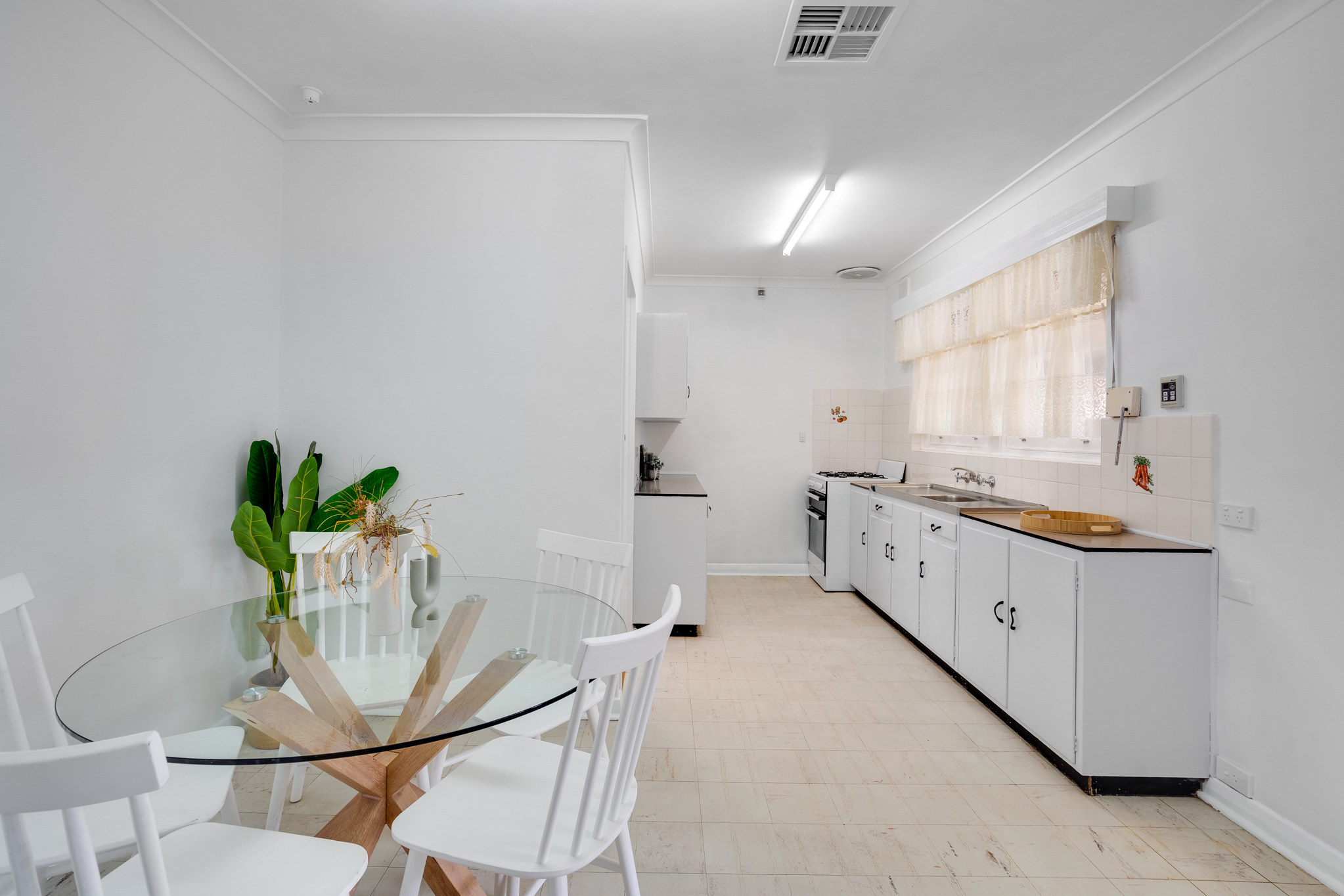 52 Botanic Grove, Campbelltown