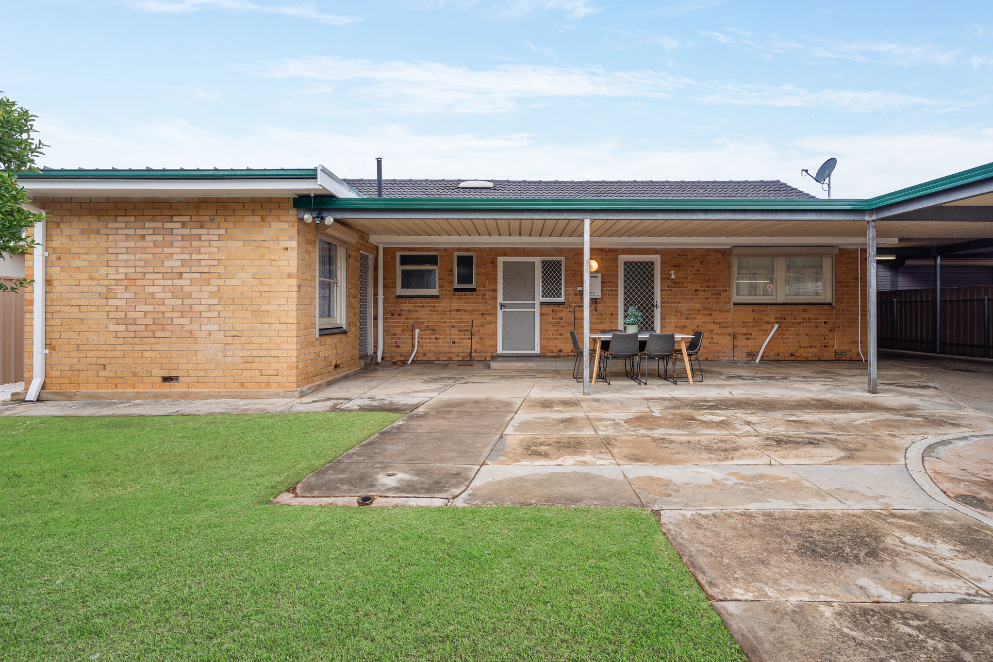 52 Botanic Grove, Campbelltown