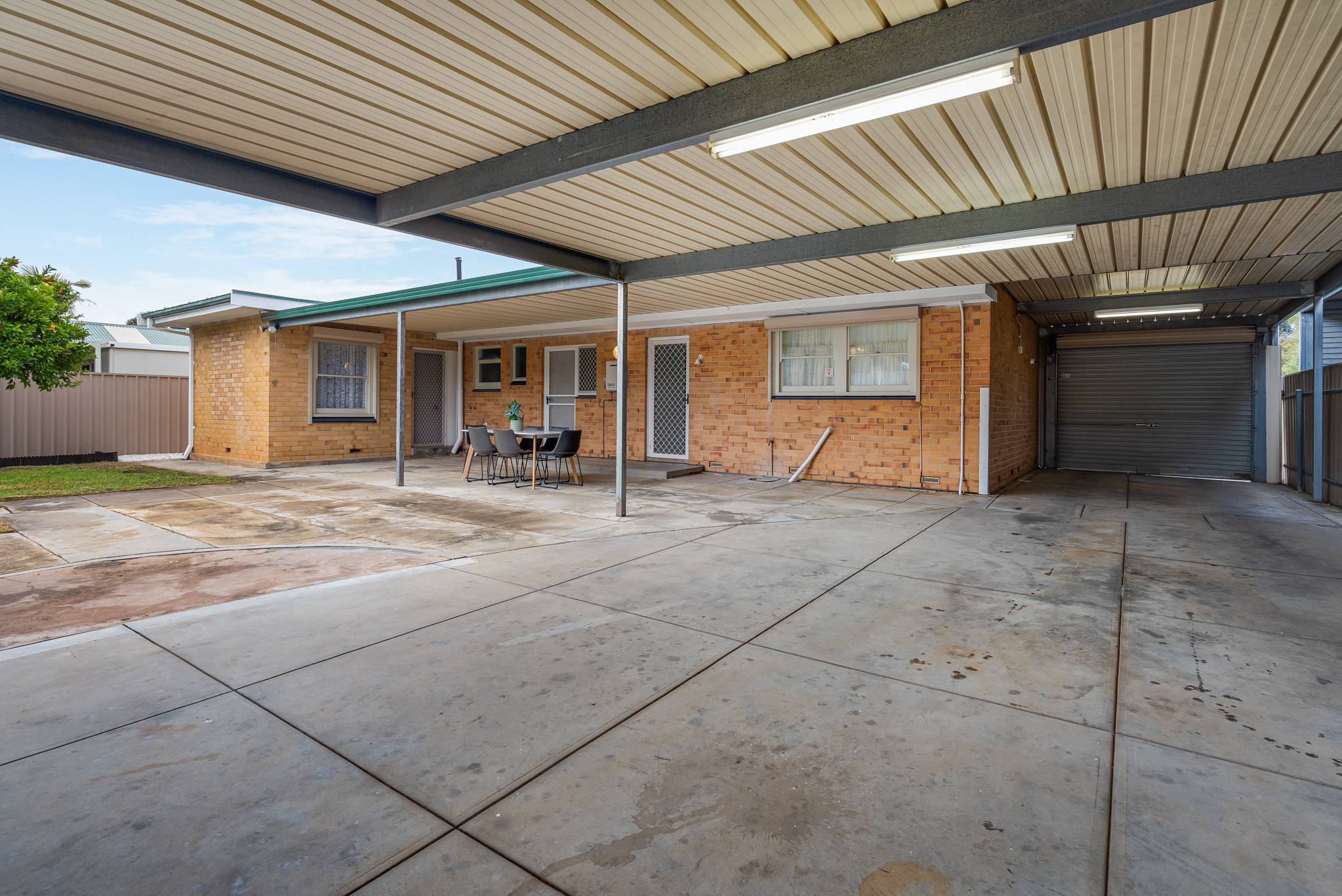 52 Botanic Grove, Campbelltown