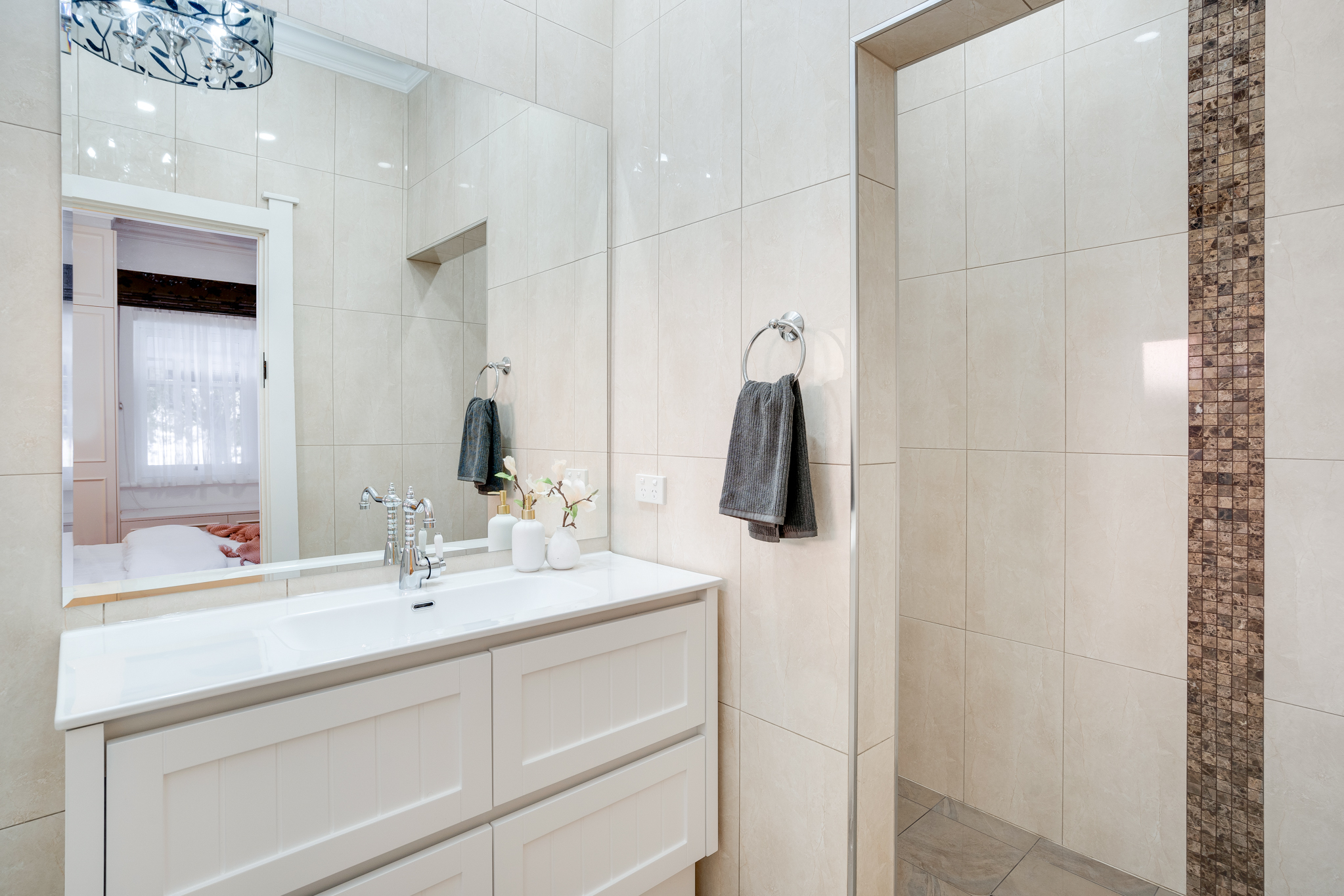 16 Struan Avenue, Prospect