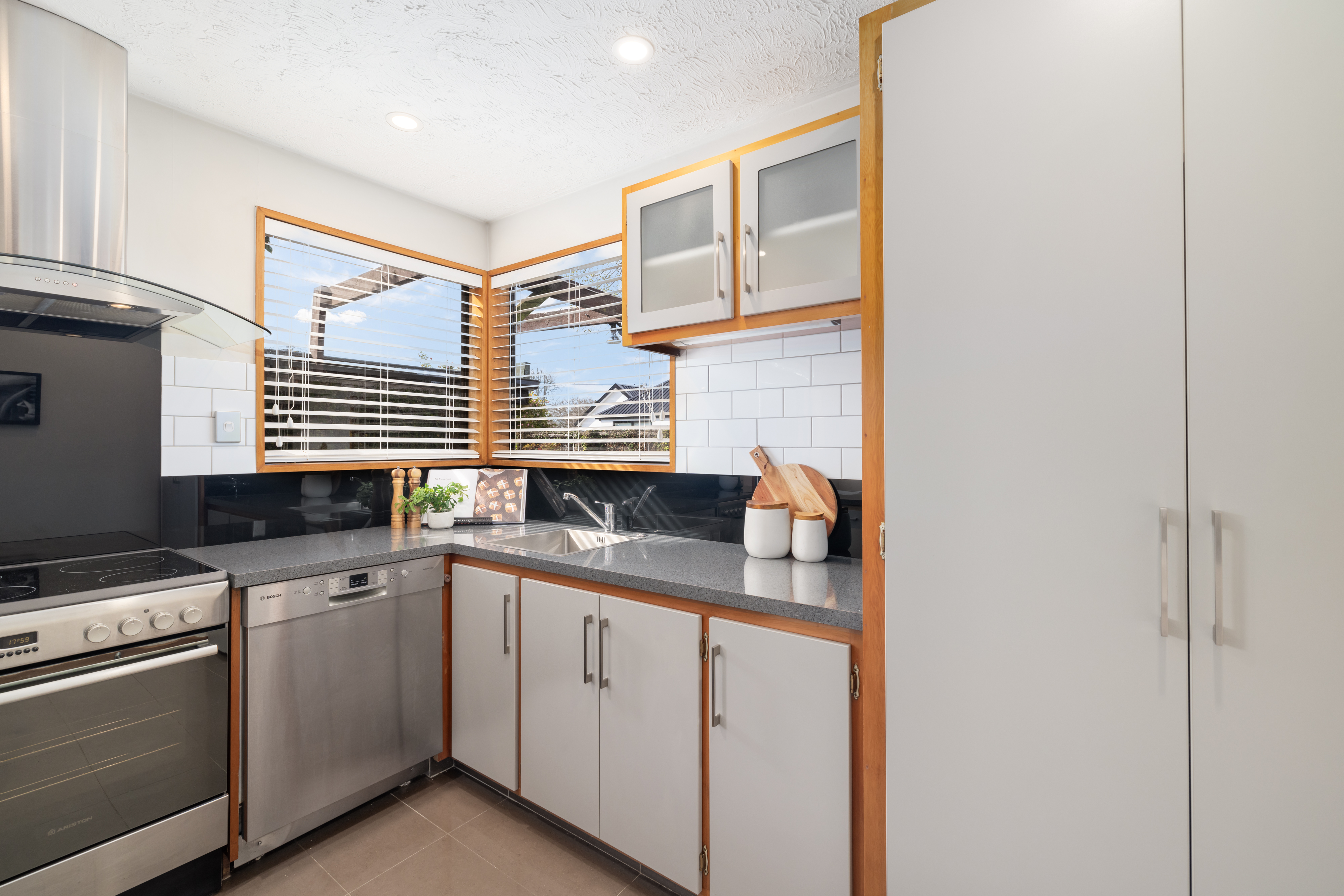 Step Up, Downsize, or Invest with Ease property photo 4