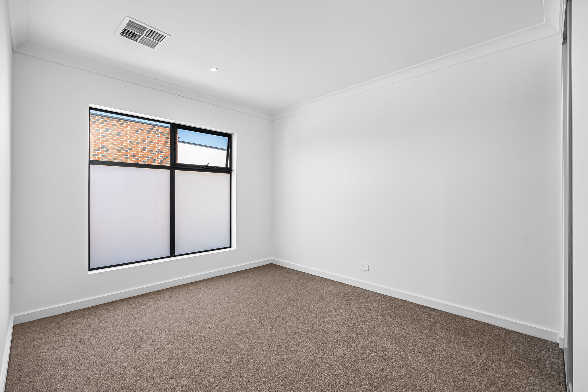 2 Marila Cove, New Port