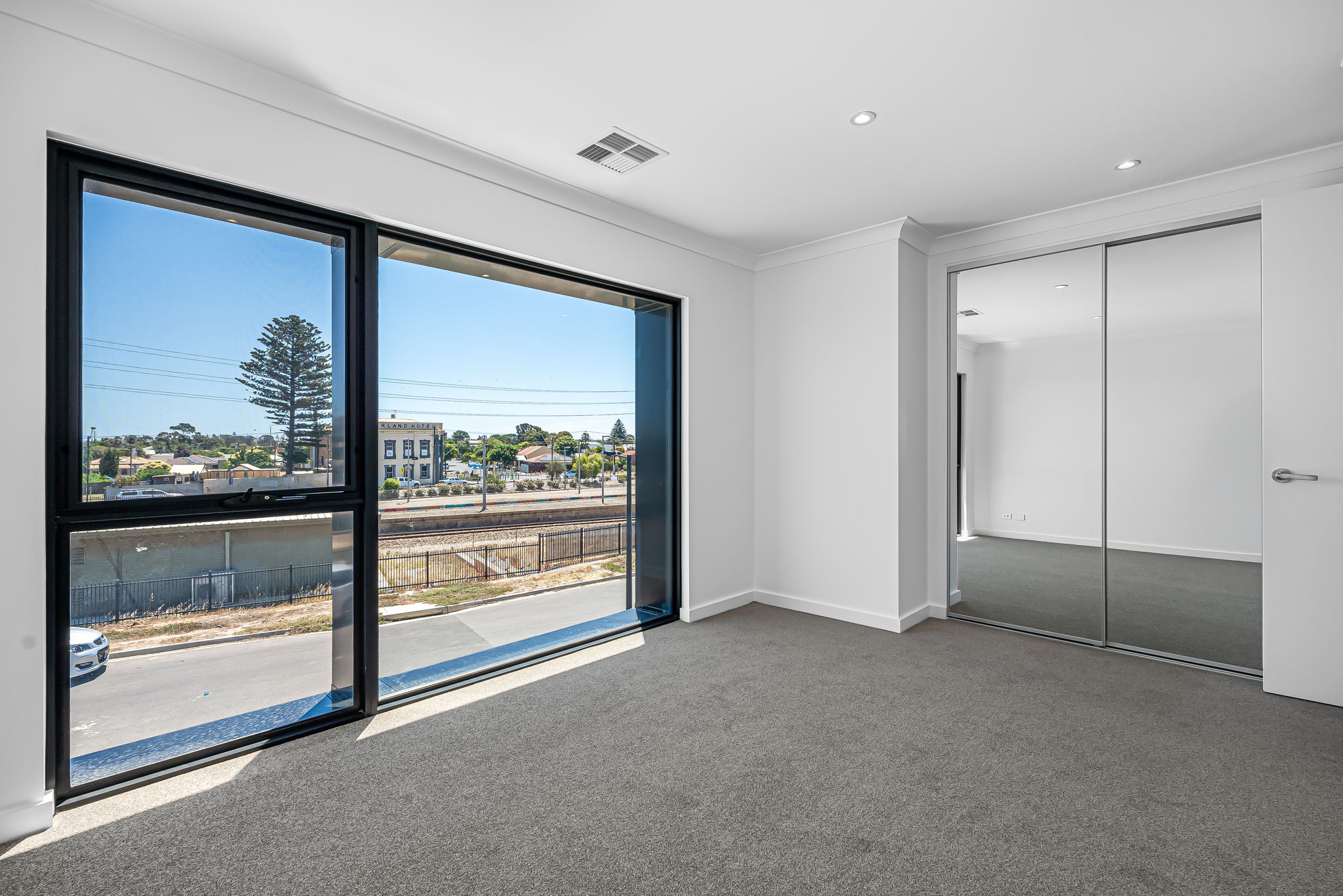 2 Marila Cove, New Port
