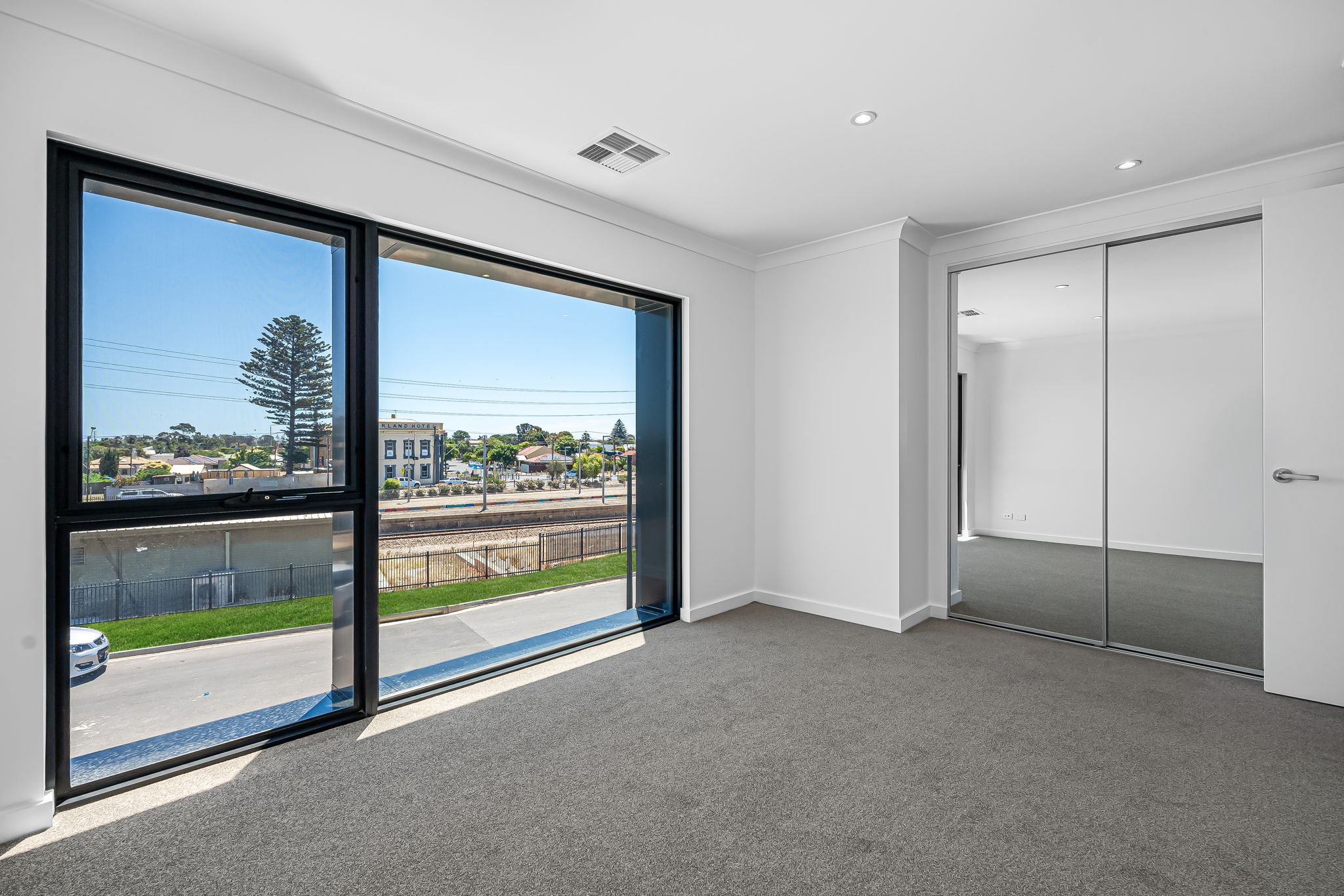 2 Marila Cove, New Port