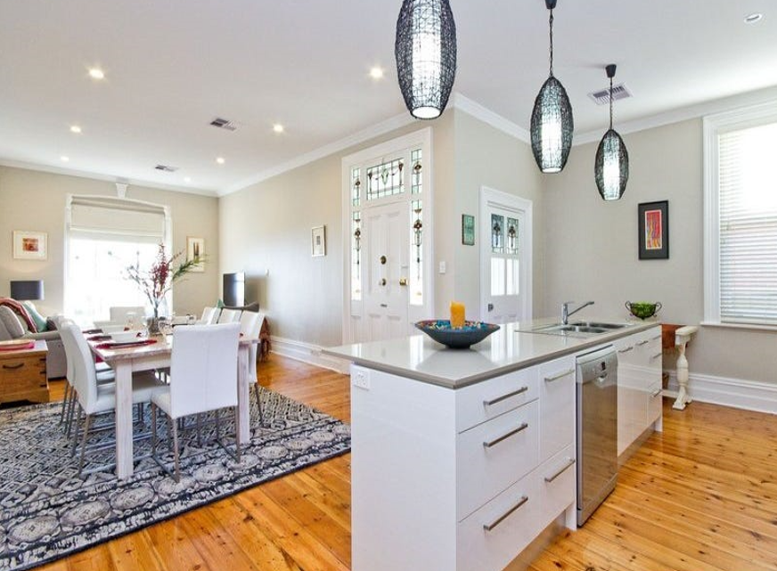 525 Esplanade, Grange