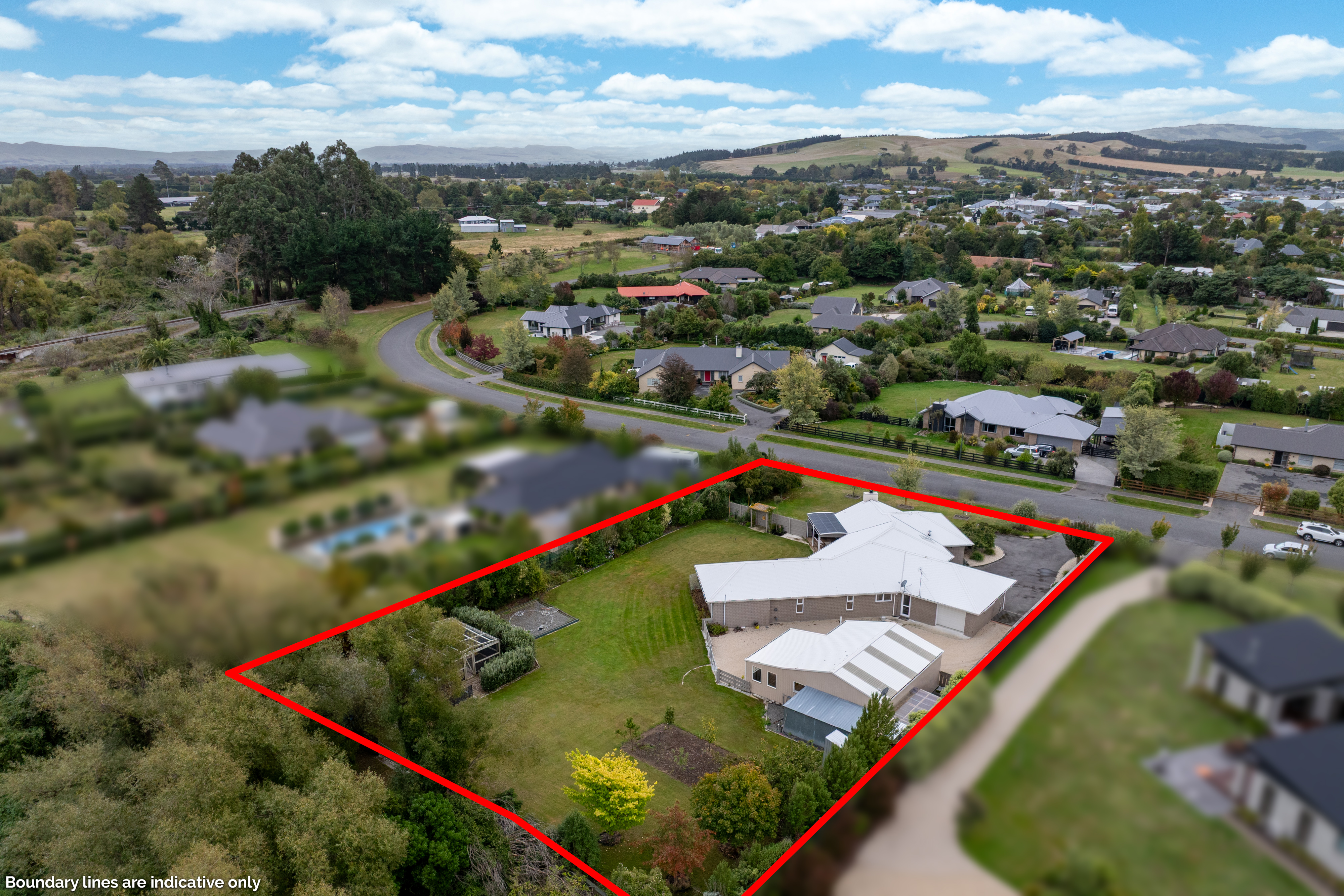 Land, Layout and Lifestyle - Main Photo