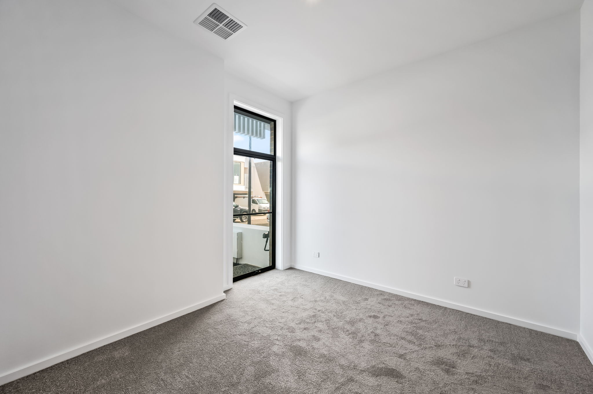 8 Oceanview Drive, Taperoo