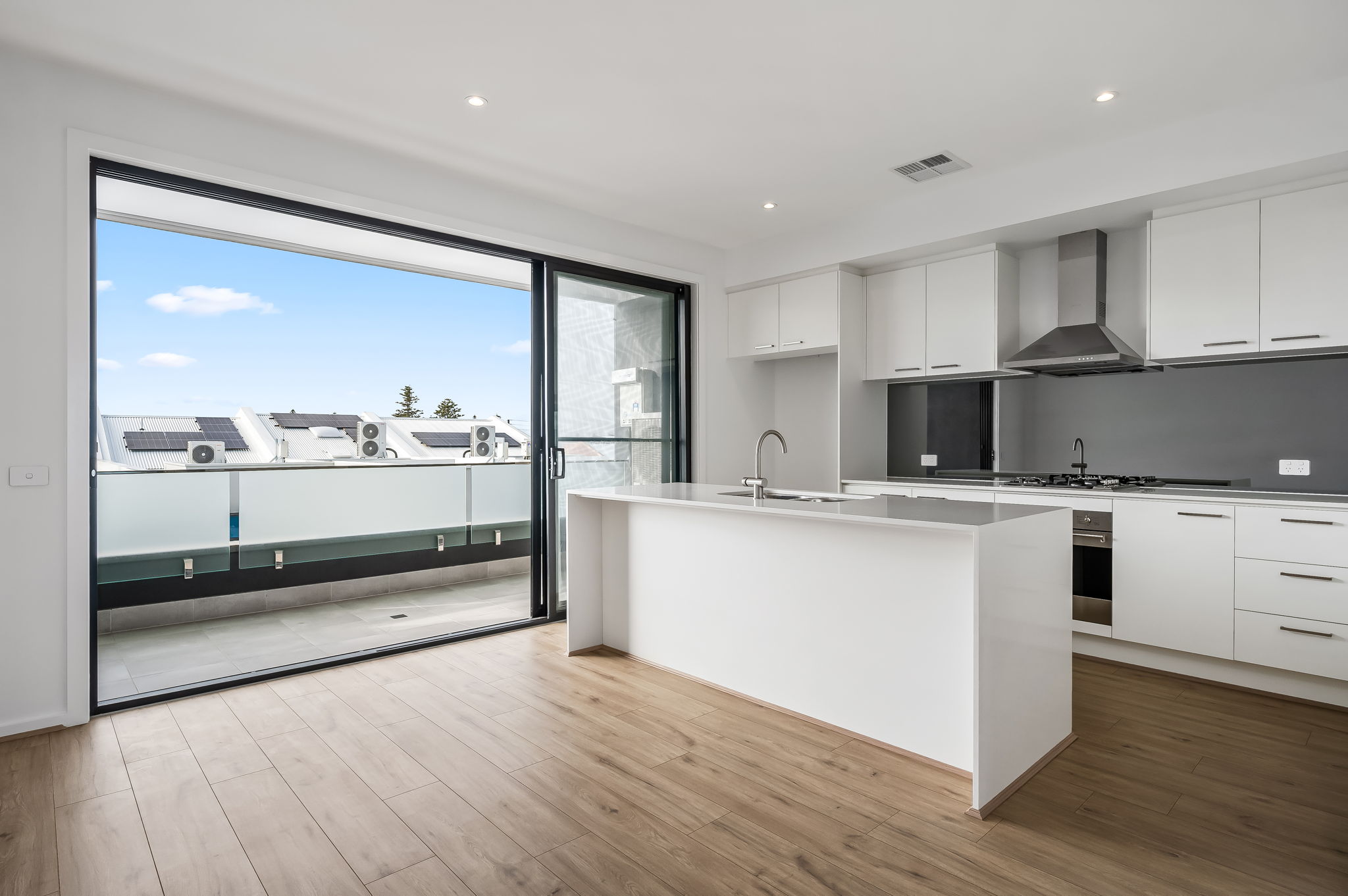 8 Oceanview Drive, Taperoo
