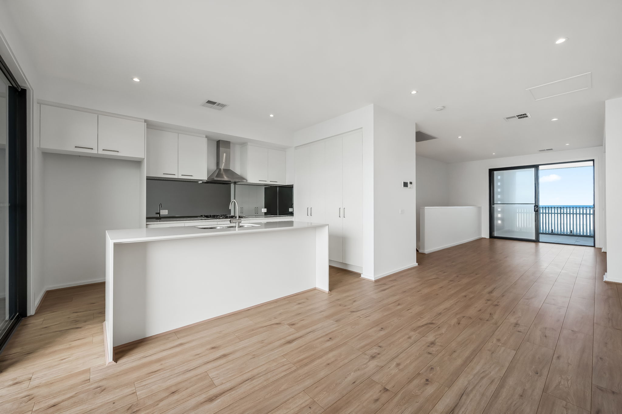 8 Oceanview Drive, Taperoo