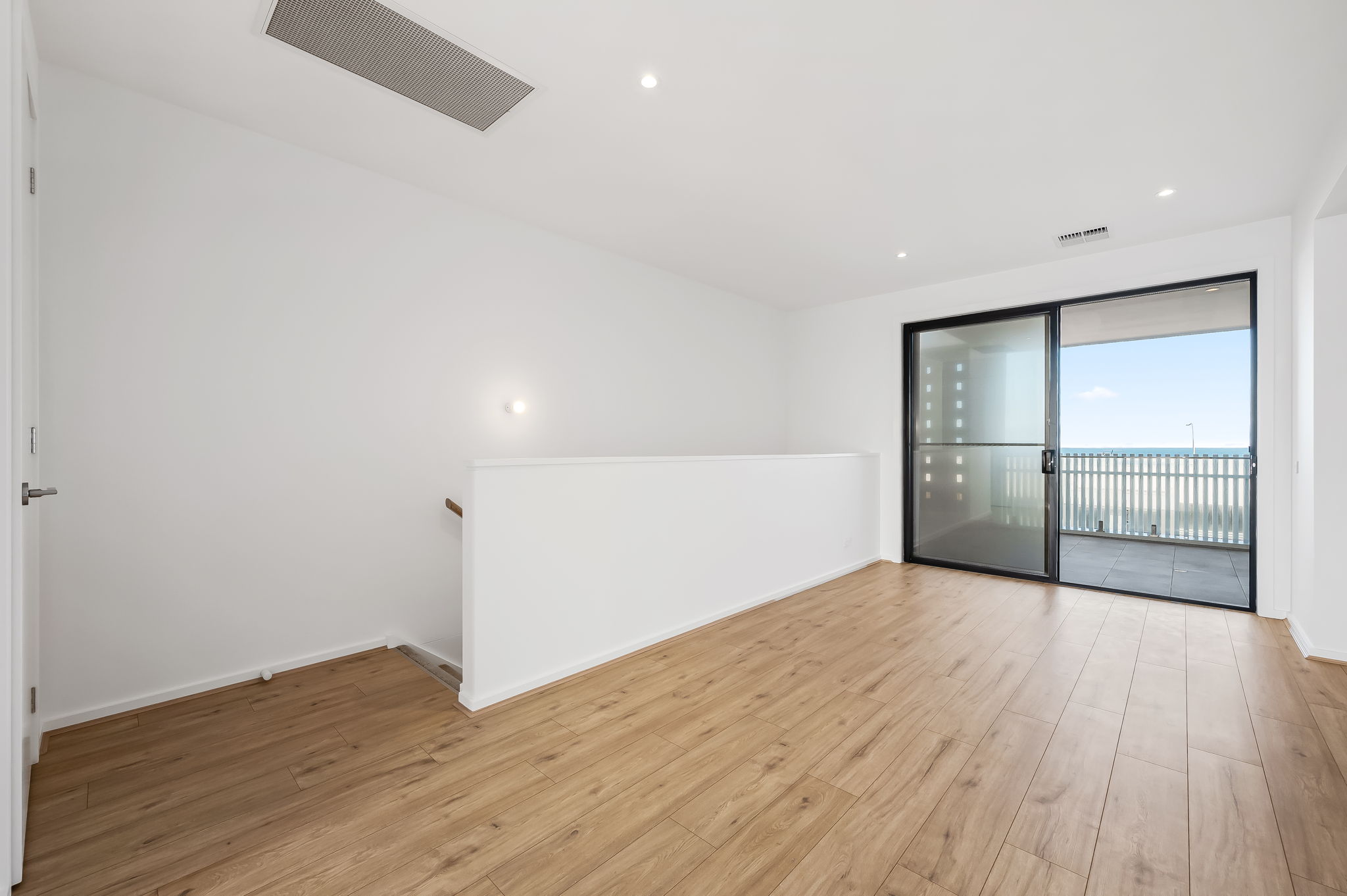 8 Oceanview Drive, Taperoo