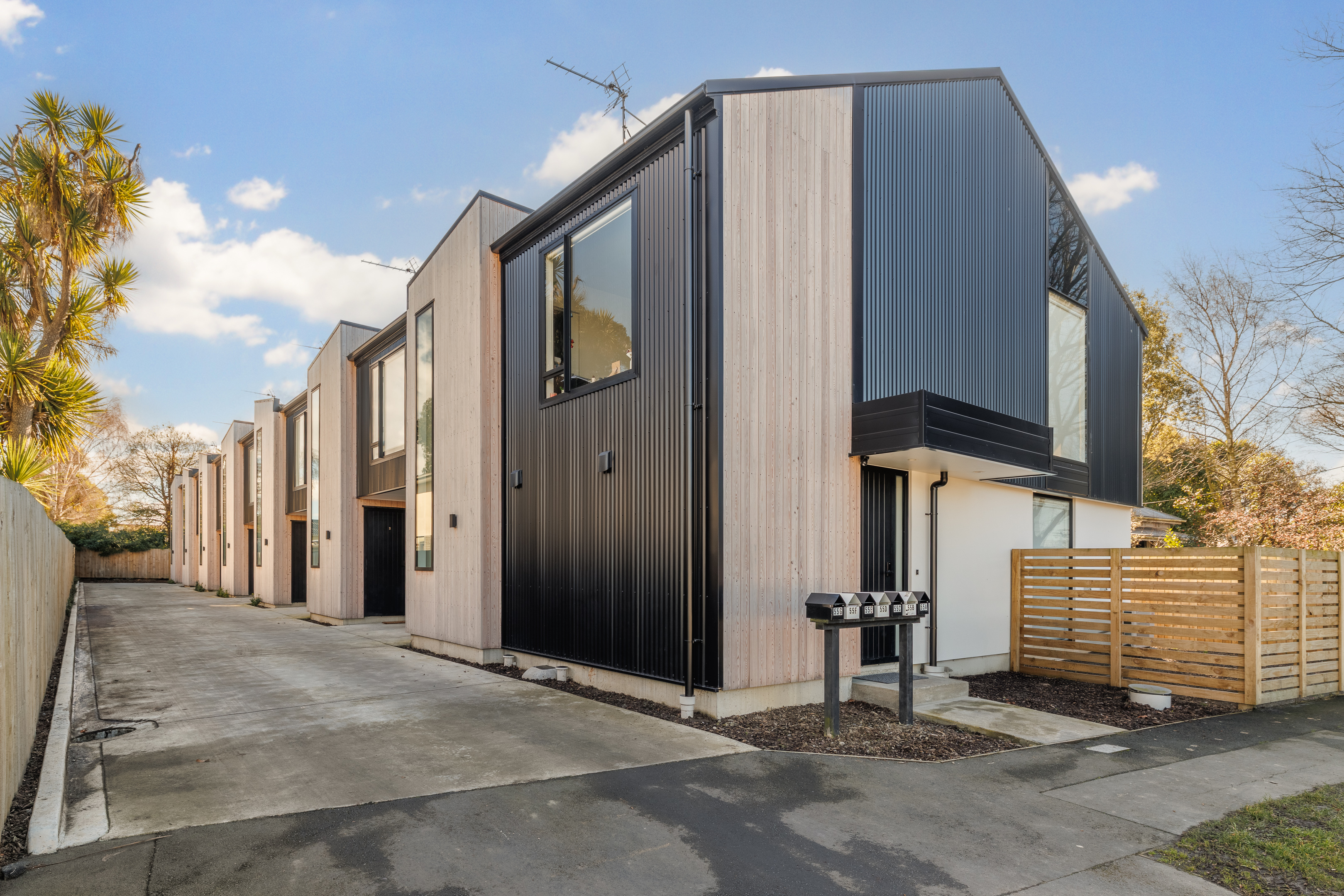 City-Fringe Start with Investment Appeal property photo 2