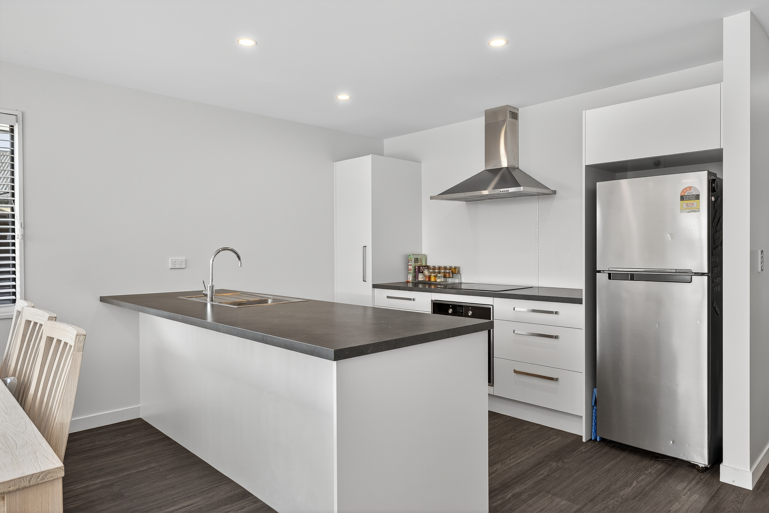 4 beds for the price of 3! property photo 5