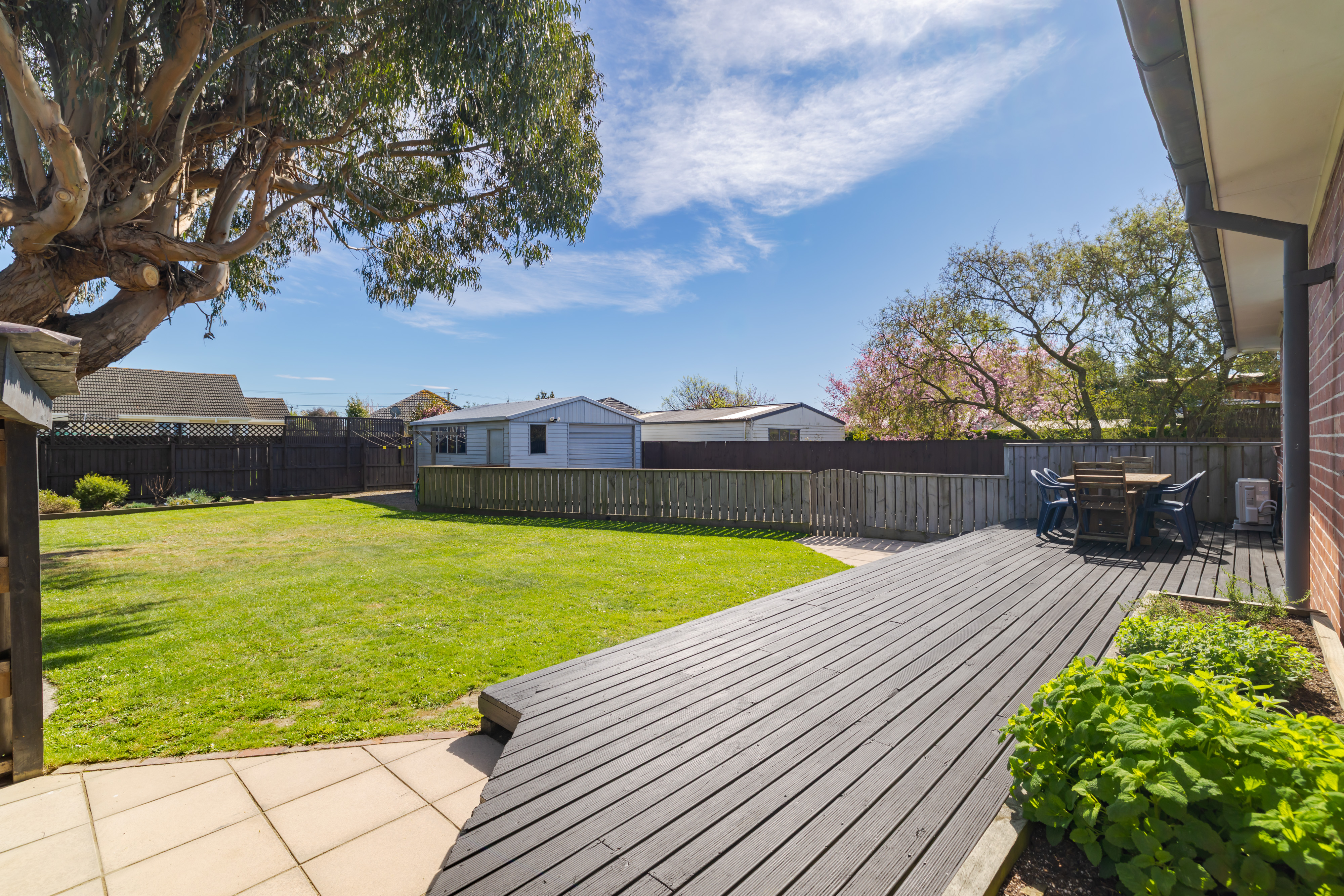 *Deadline Brought Forward* property photo 2