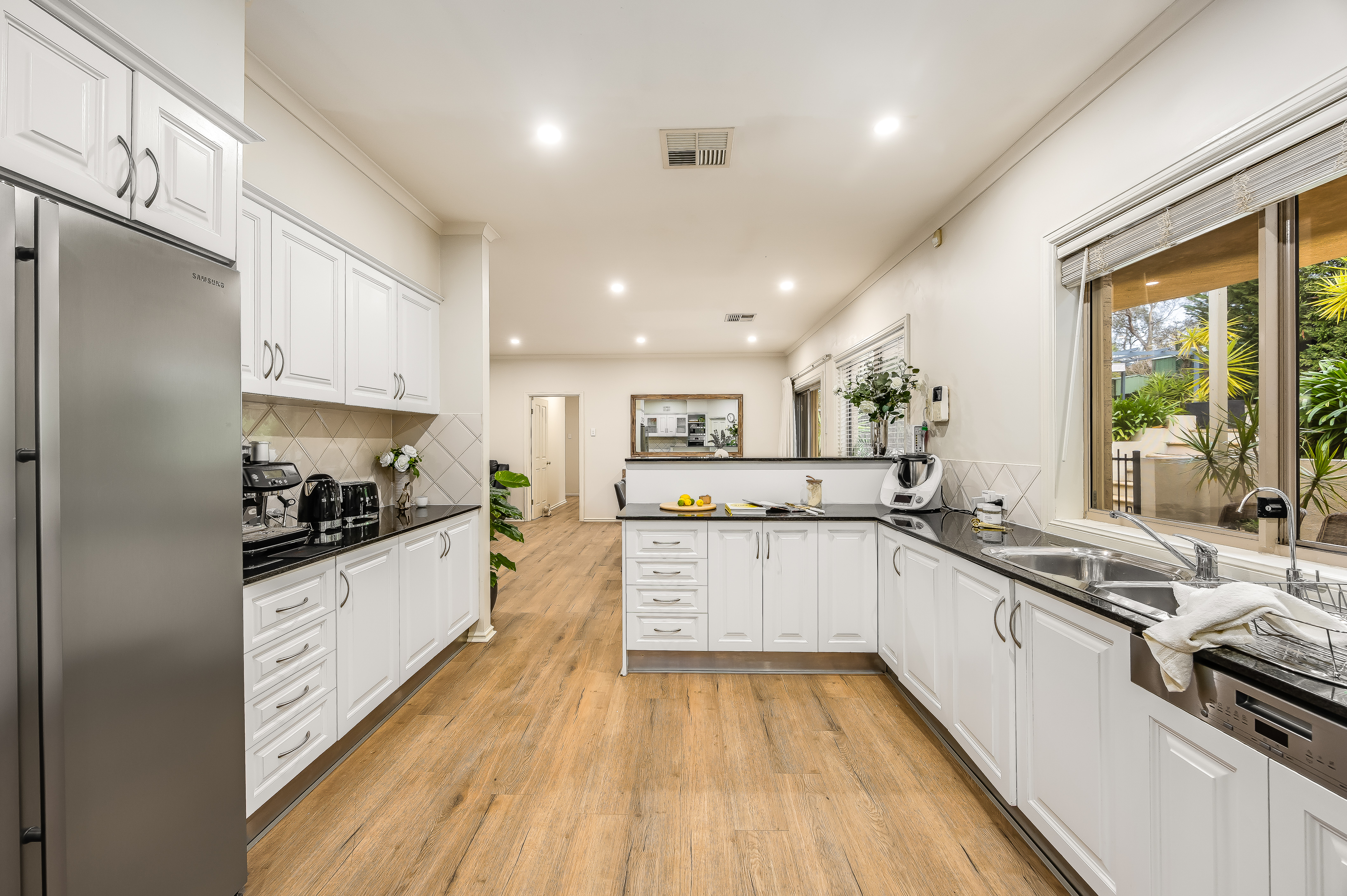 2 Nunyara Crescent, Belair
