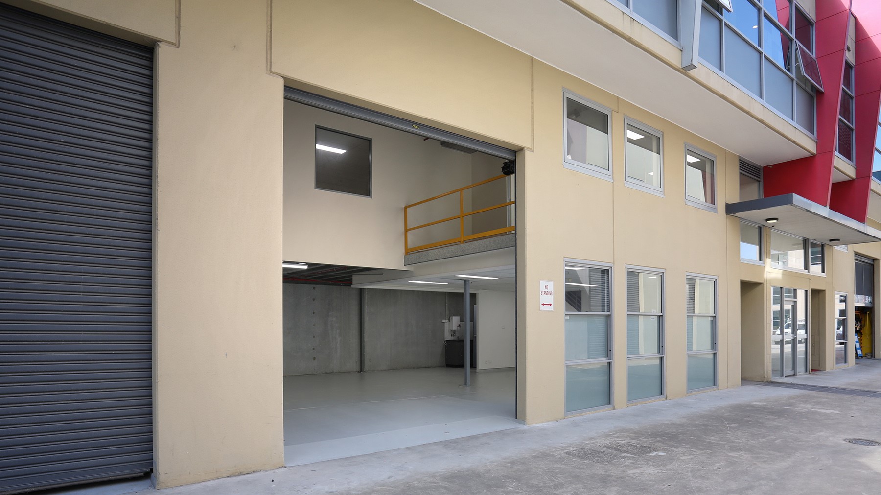 LEASED - 202M2 OFFICE/WAREHOUSE